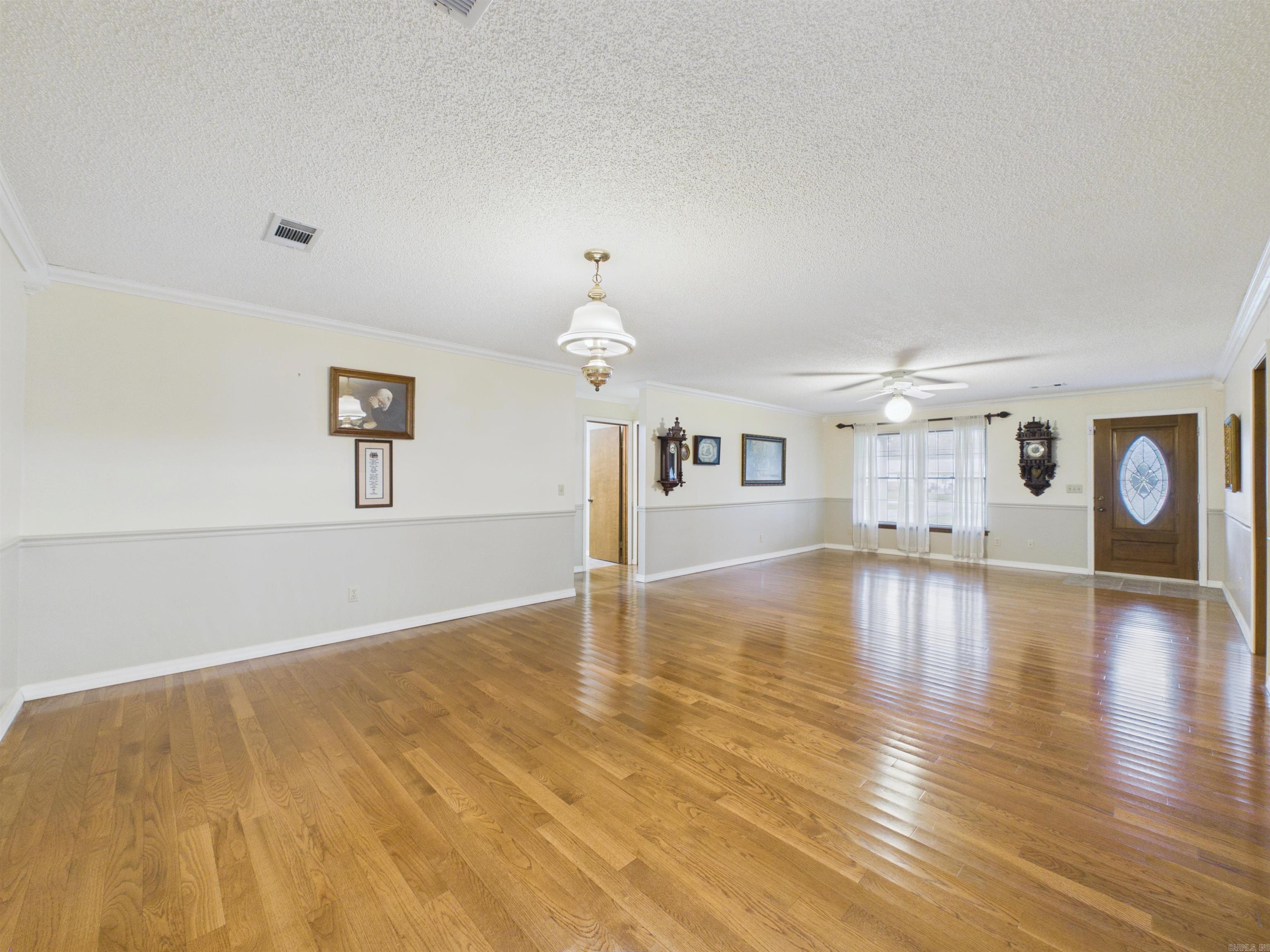 731 E Center Property Photo 6