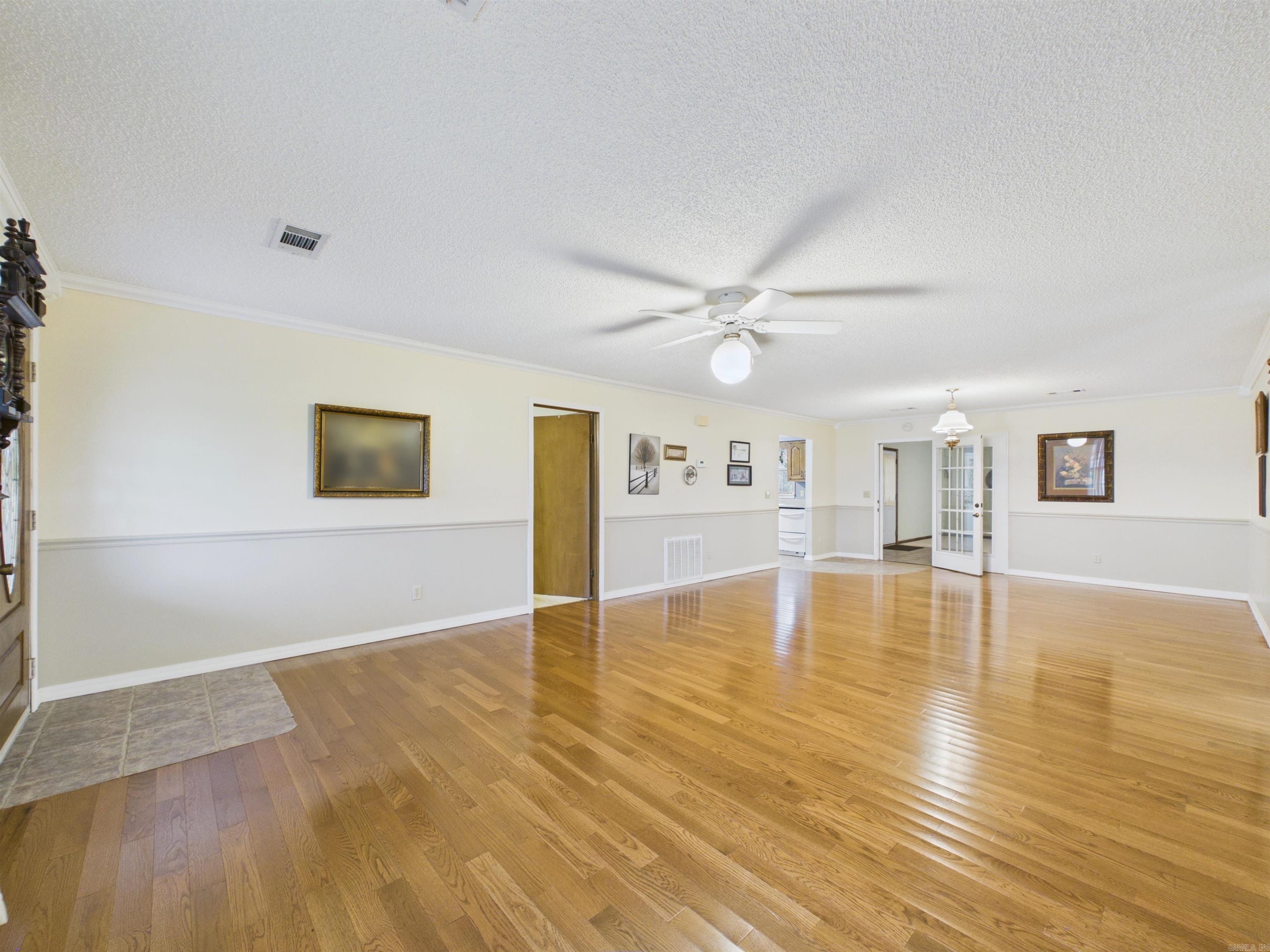 731 E Center Property Photo 8