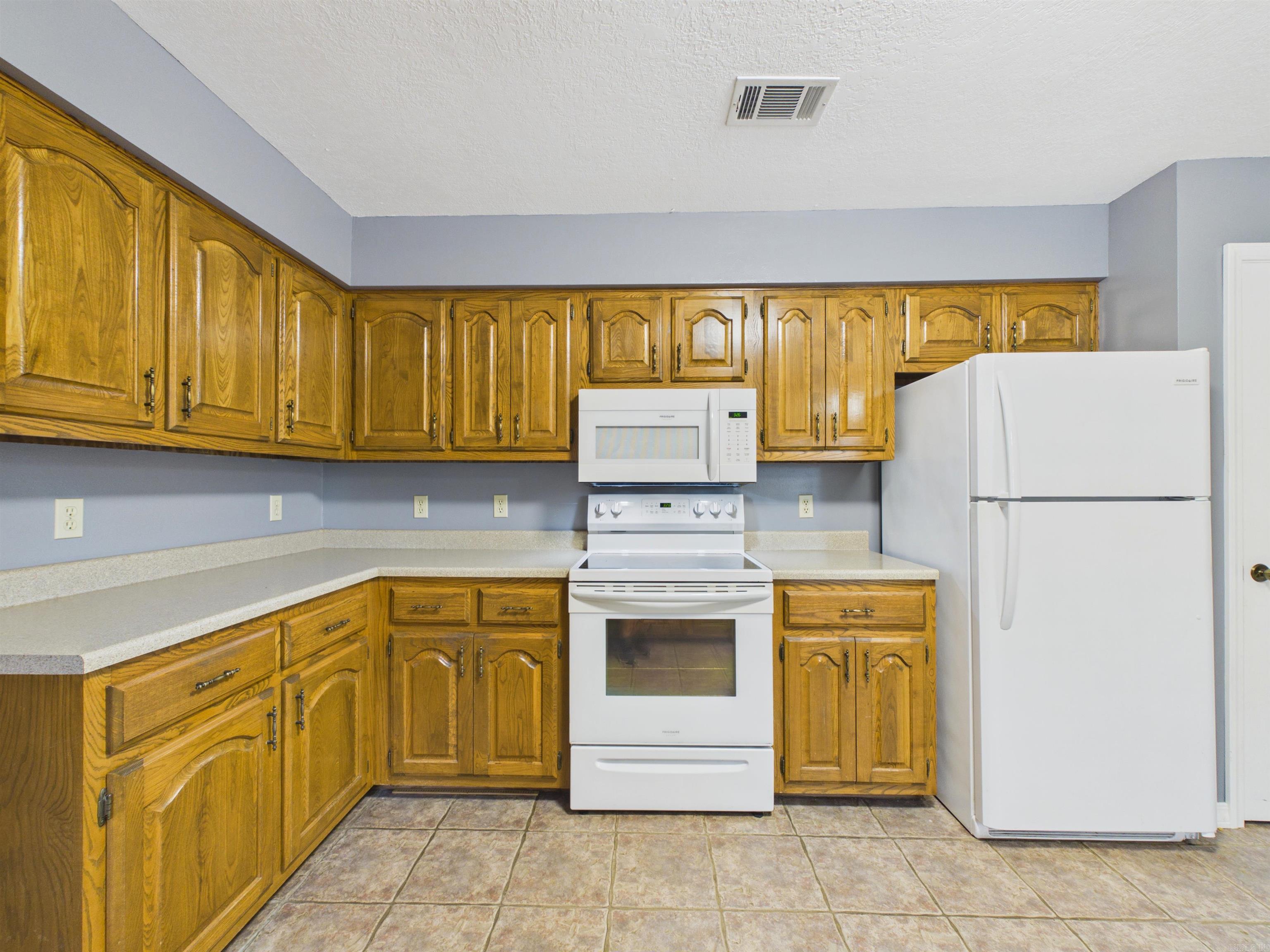 731 E Center Property Photo 12