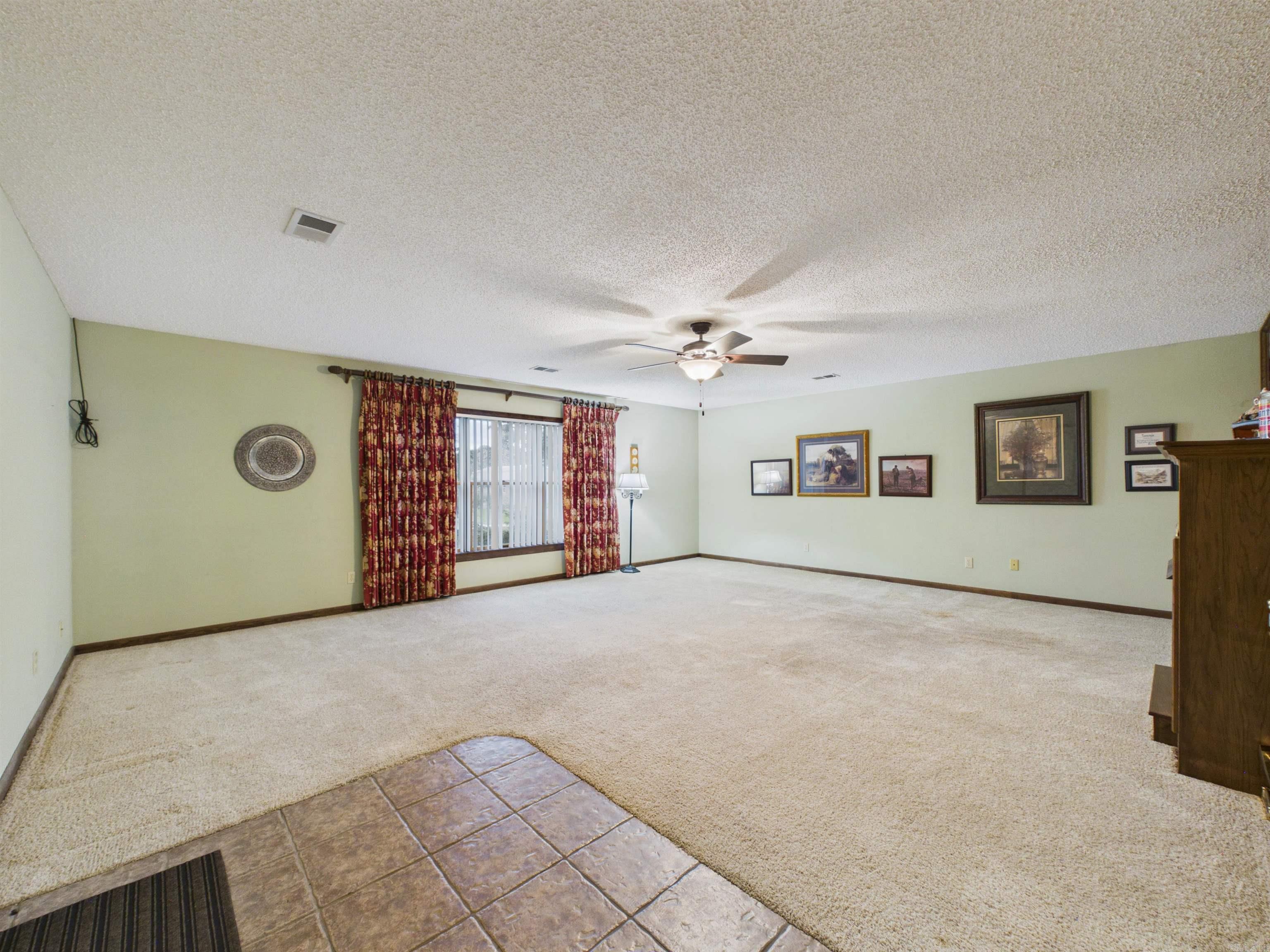 731 E Center Property Photo 17