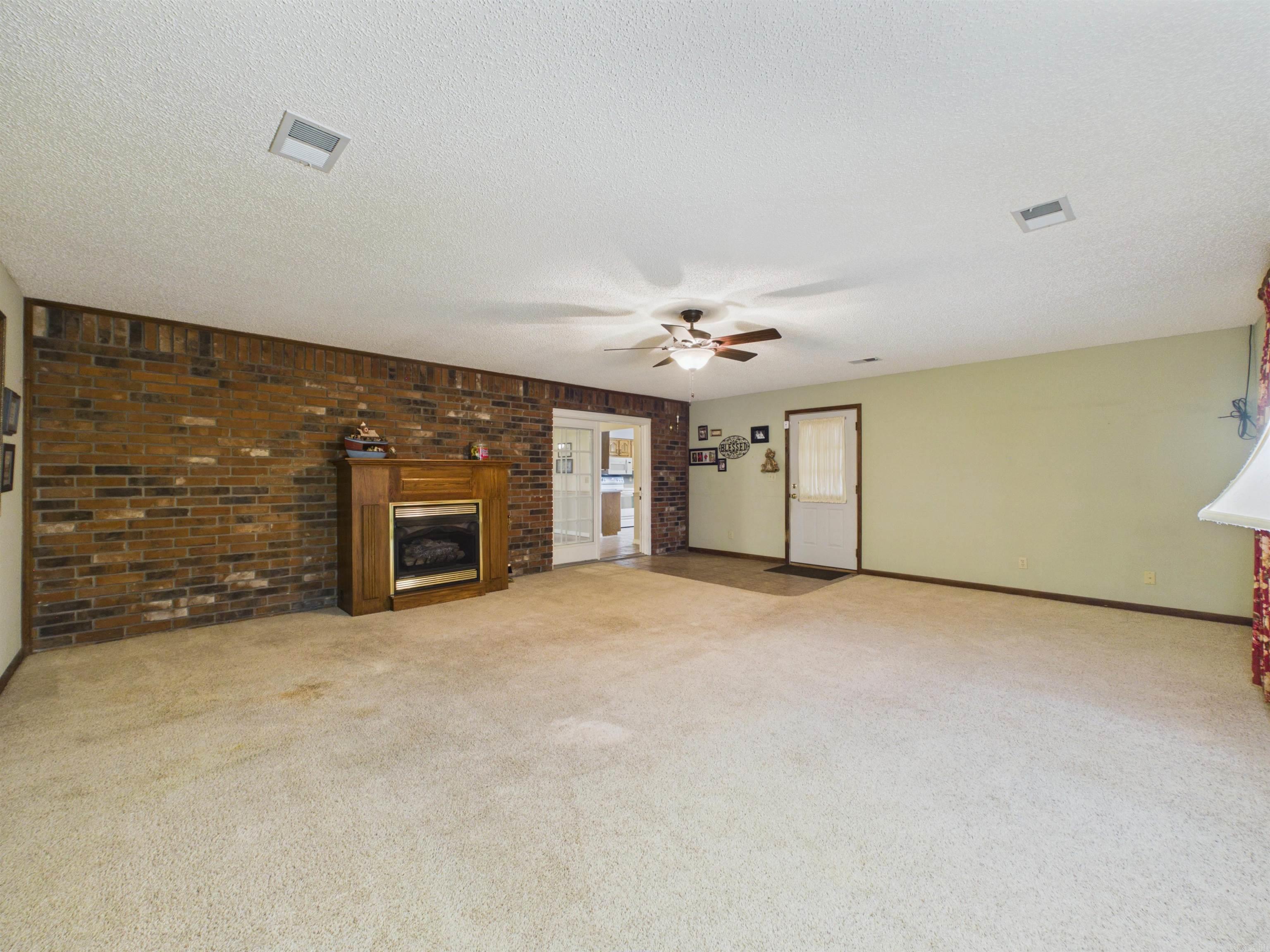 731 E Center Property Photo 18