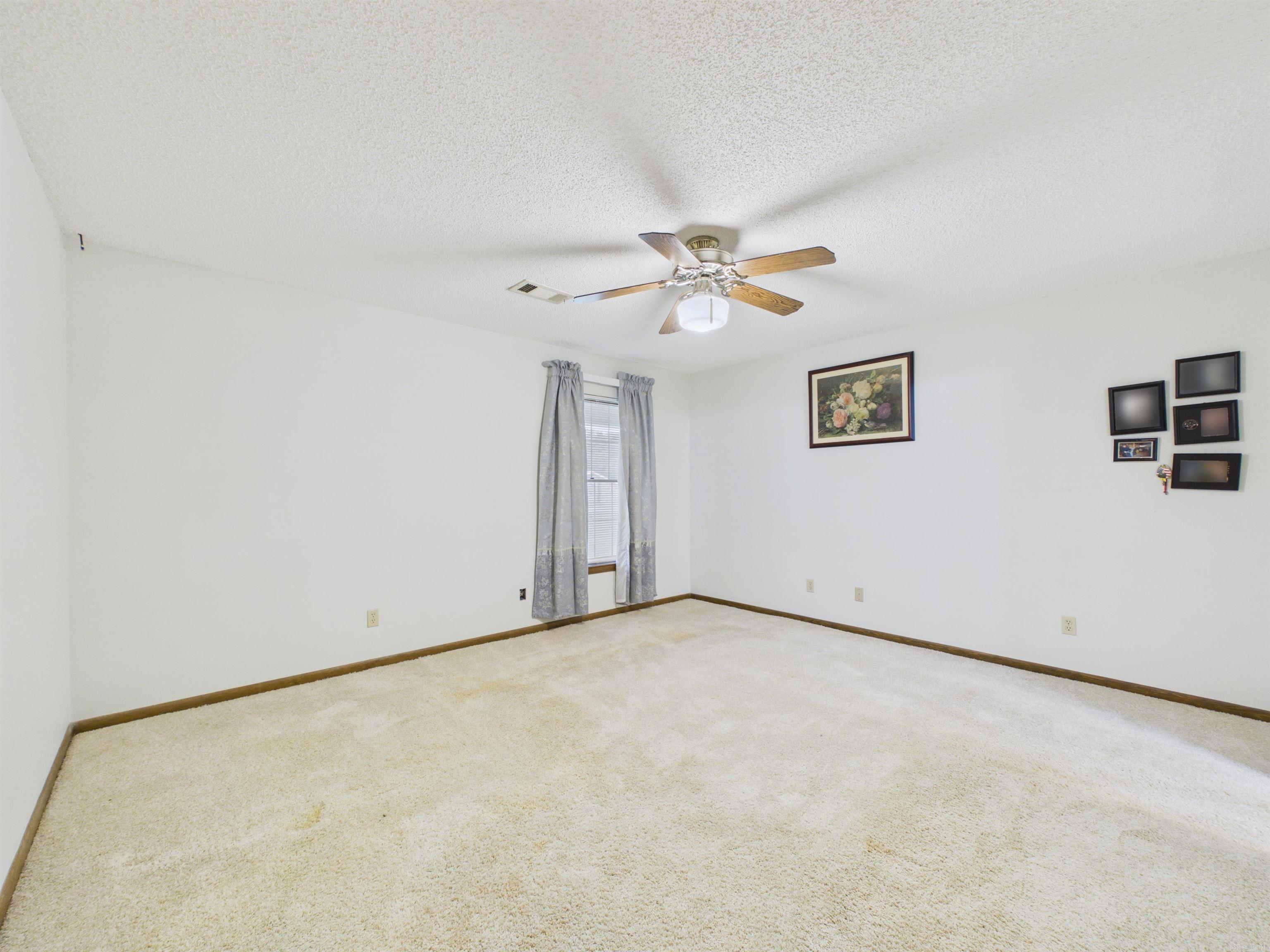 731 E Center Property Photo 19