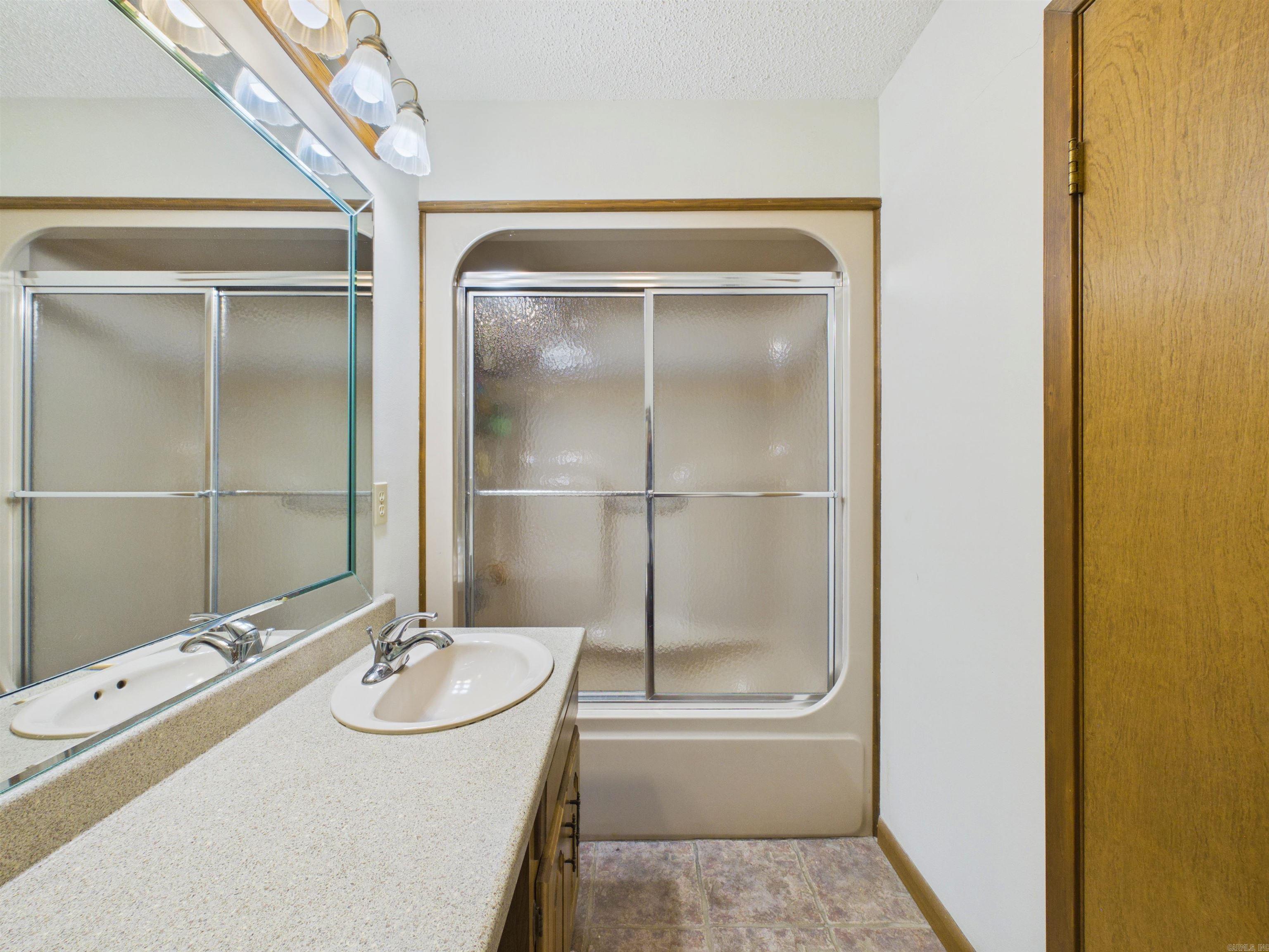 731 E Center Property Photo 22