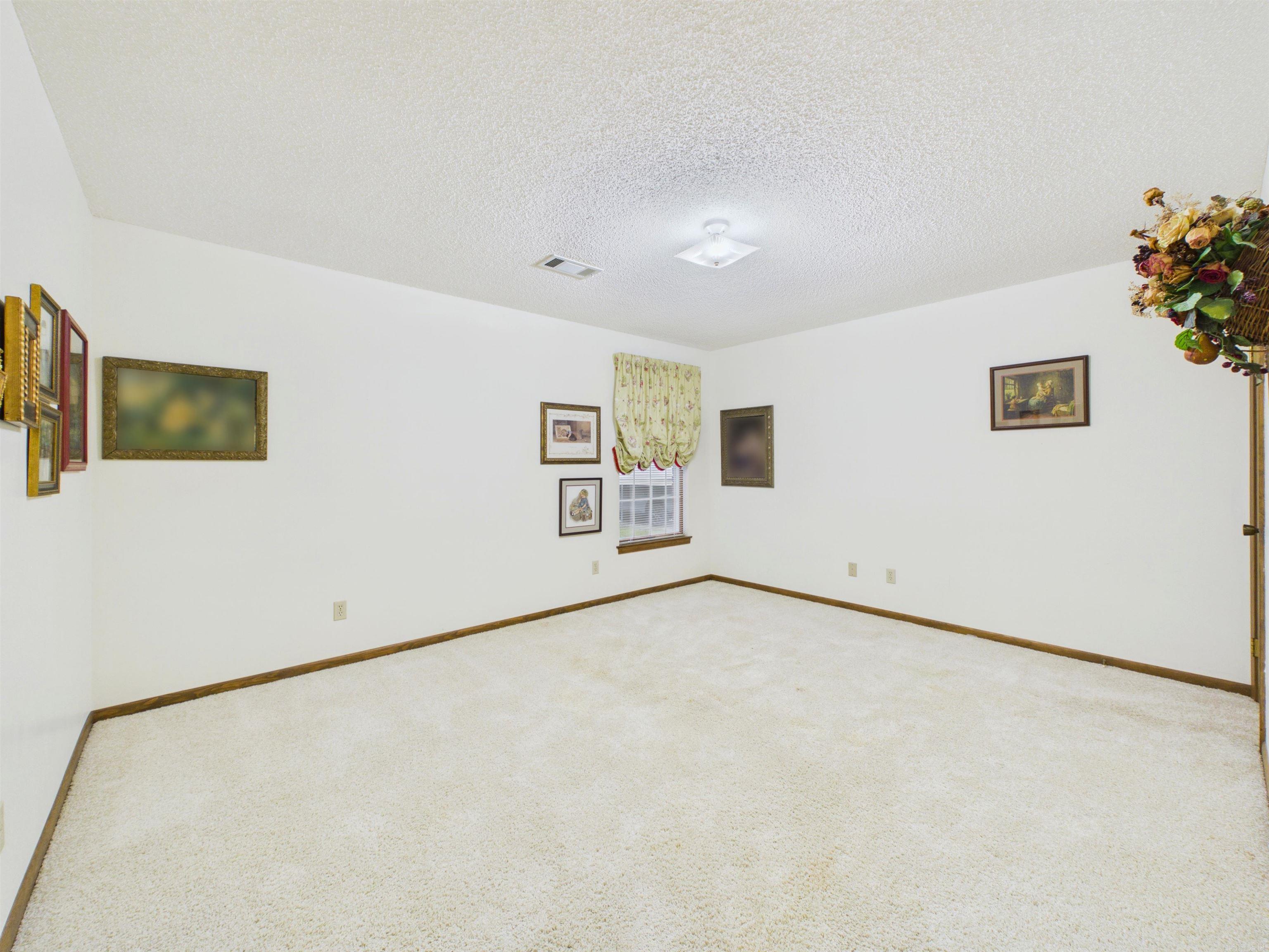 731 E Center Property Photo 28