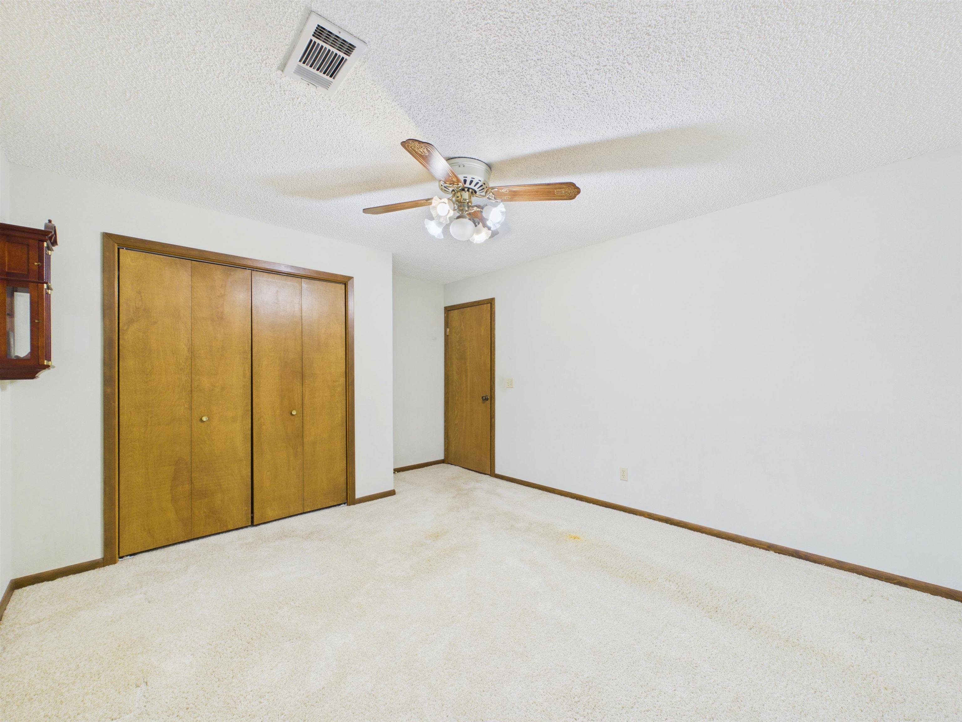 731 E Center Property Photo 32