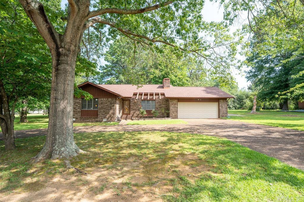 1812 Westgate Circle Property Photo 1