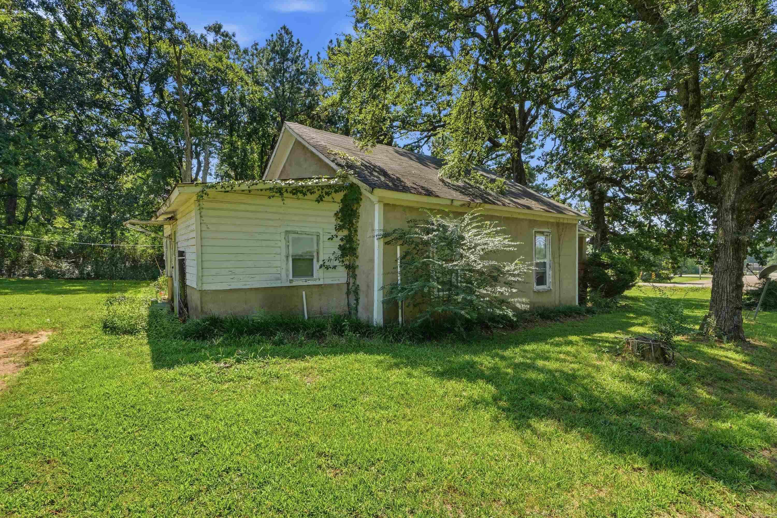 1208 W Union Street Property Photo 9