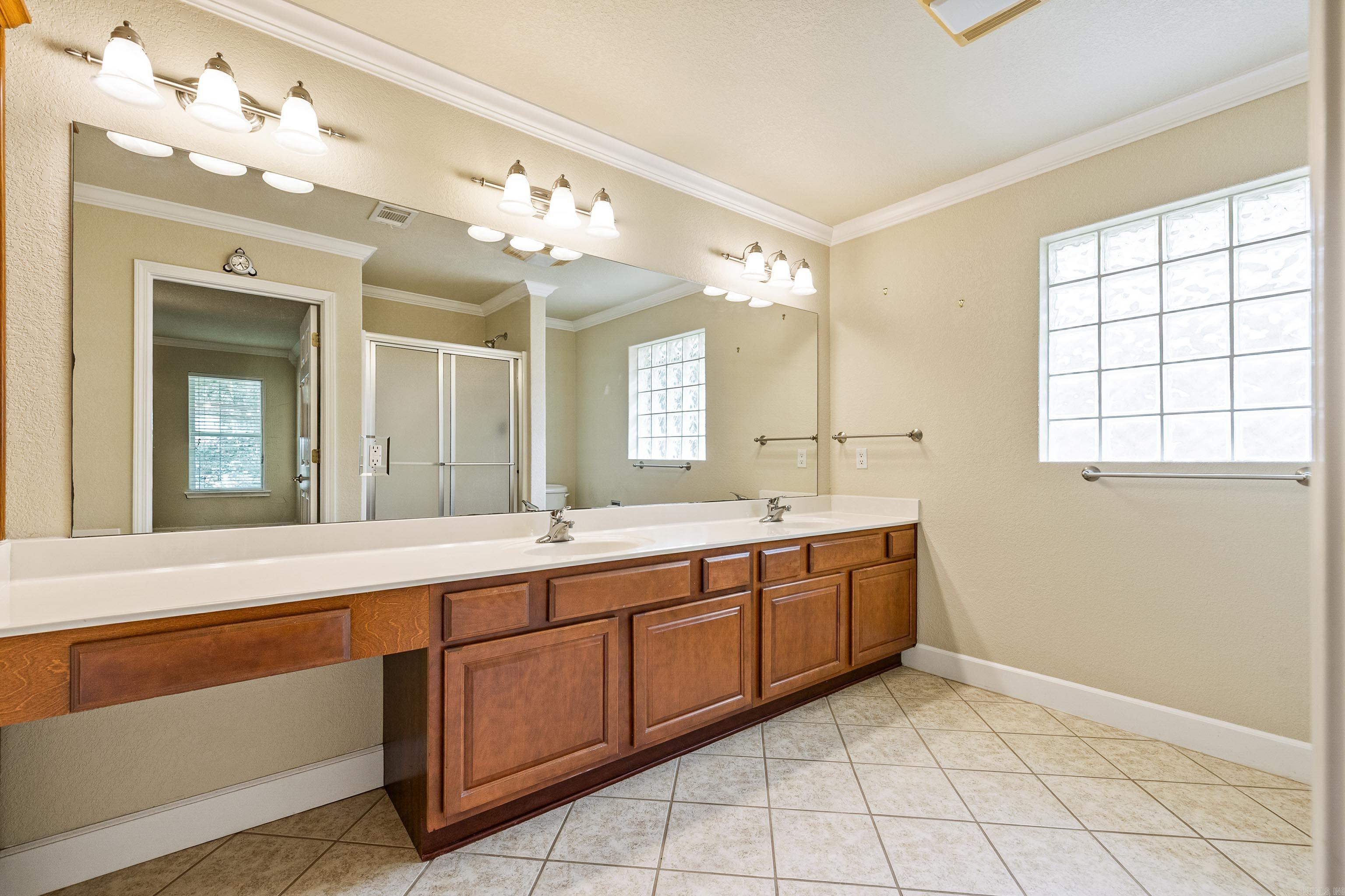 124 Southpark Place Property Photo 34