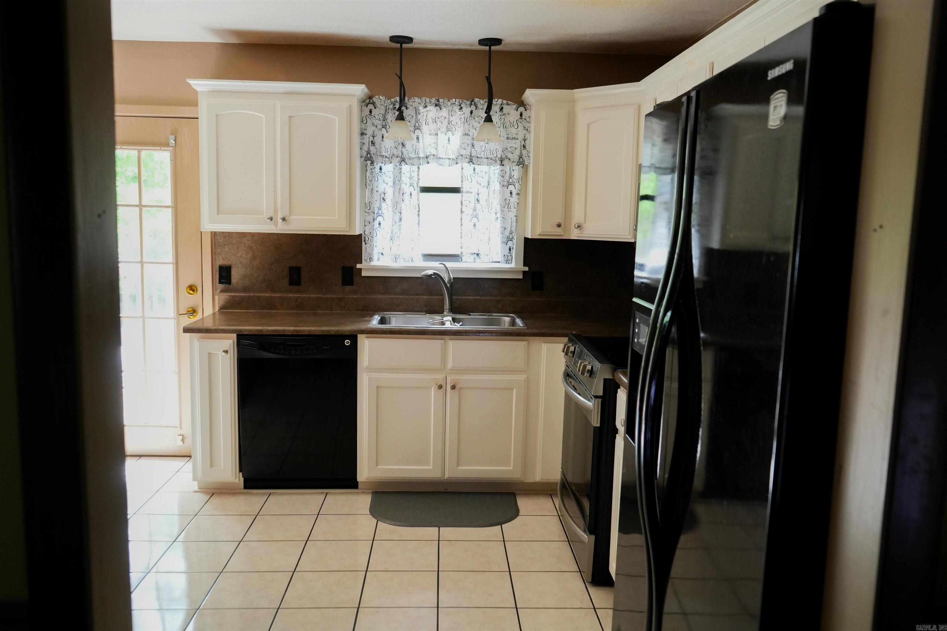 10715 Excalibur Drive Property Photo 11