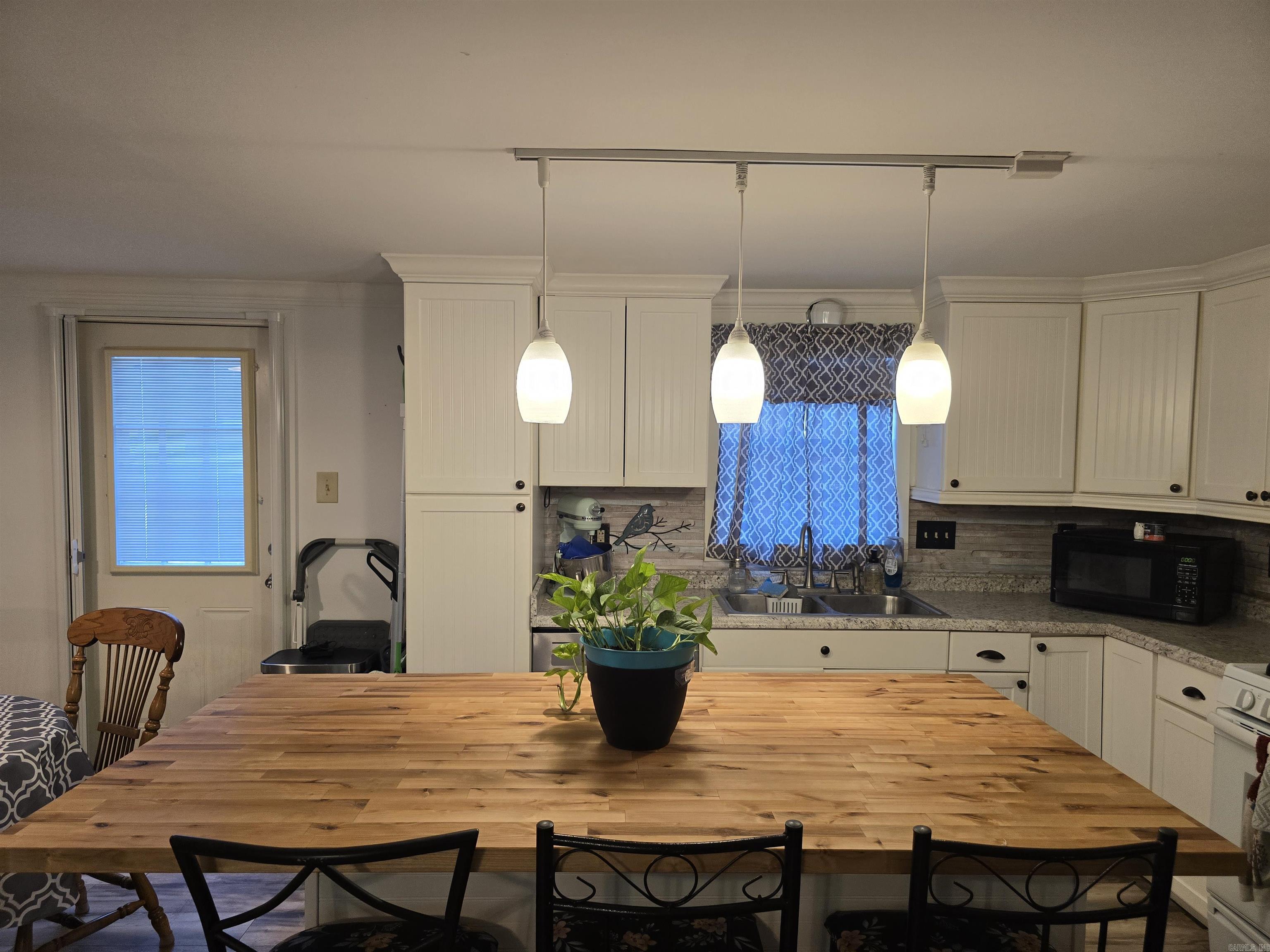 115 Jay Street Property Photo 9
