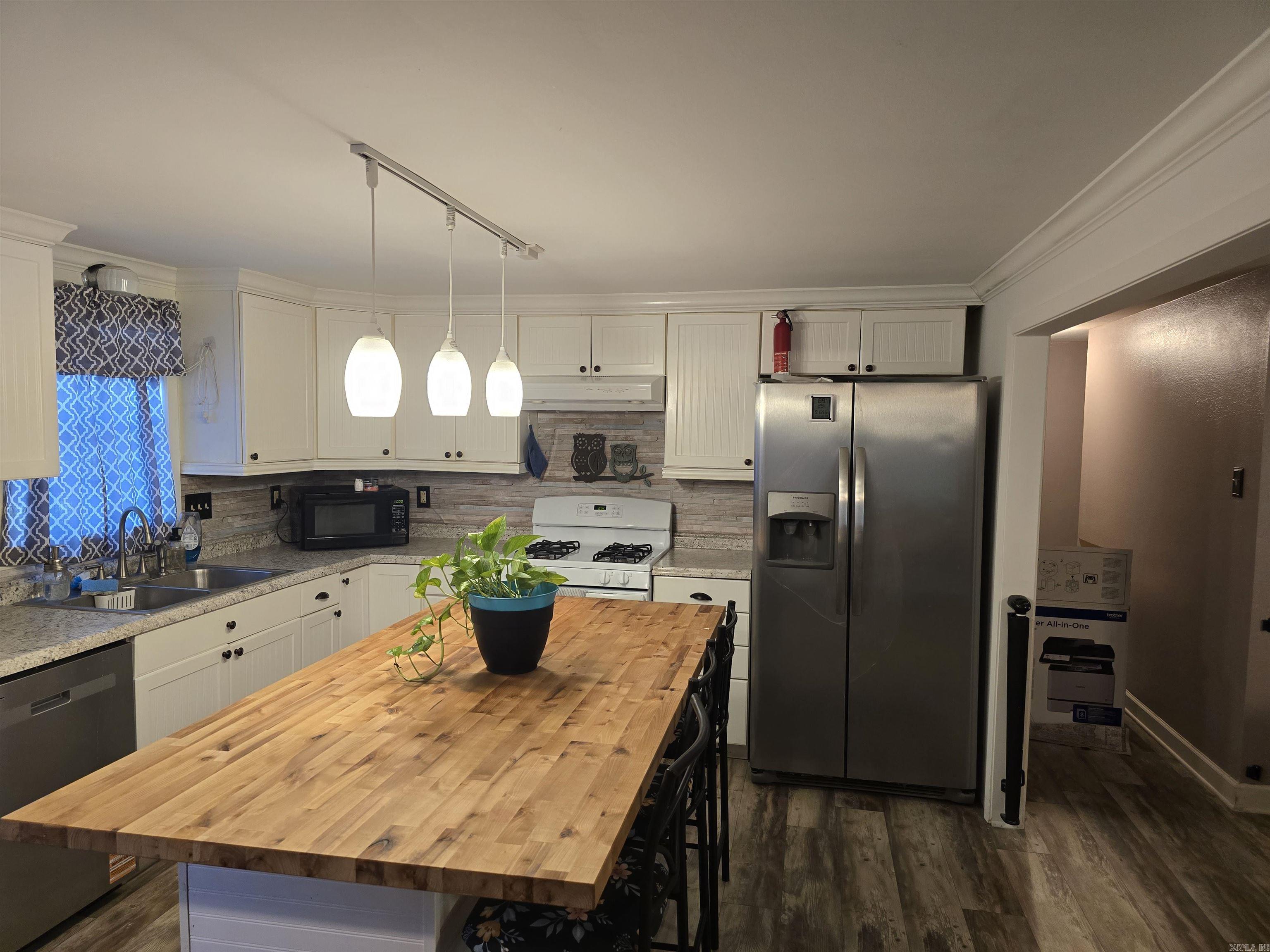 115 Jay Street Property Photo 12