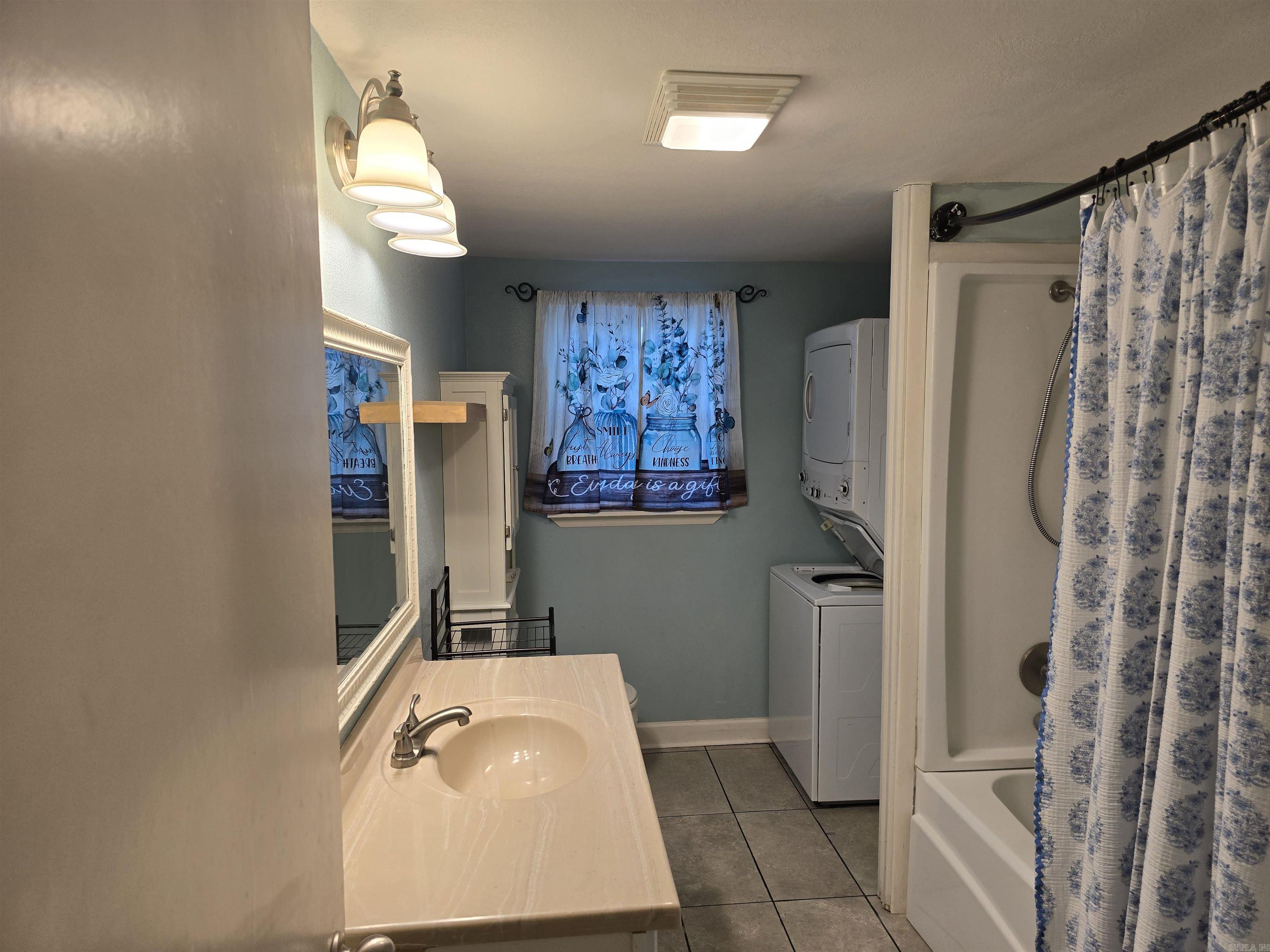 115 Jay Street Property Photo 15