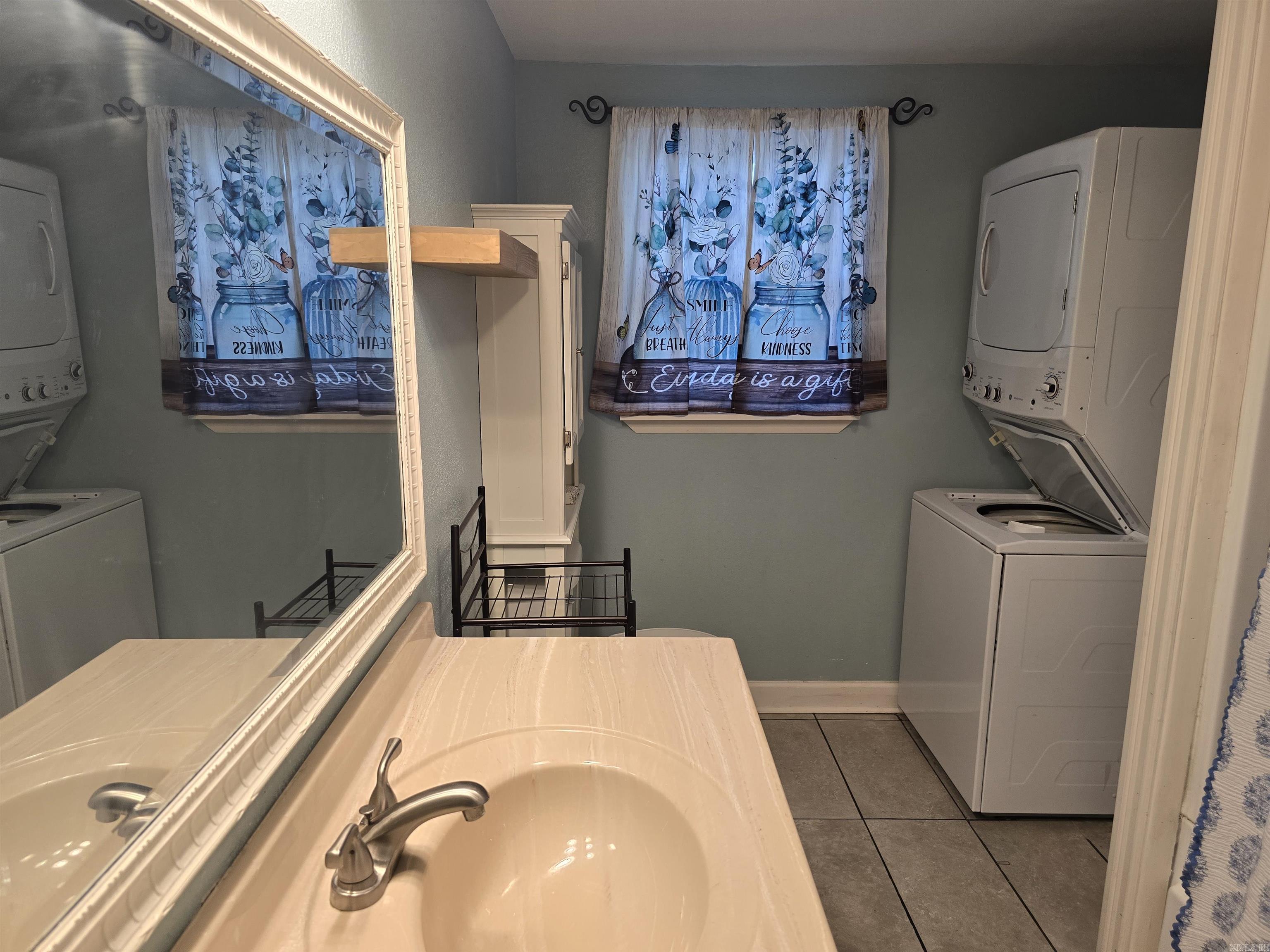 115 Jay Street Property Photo 16