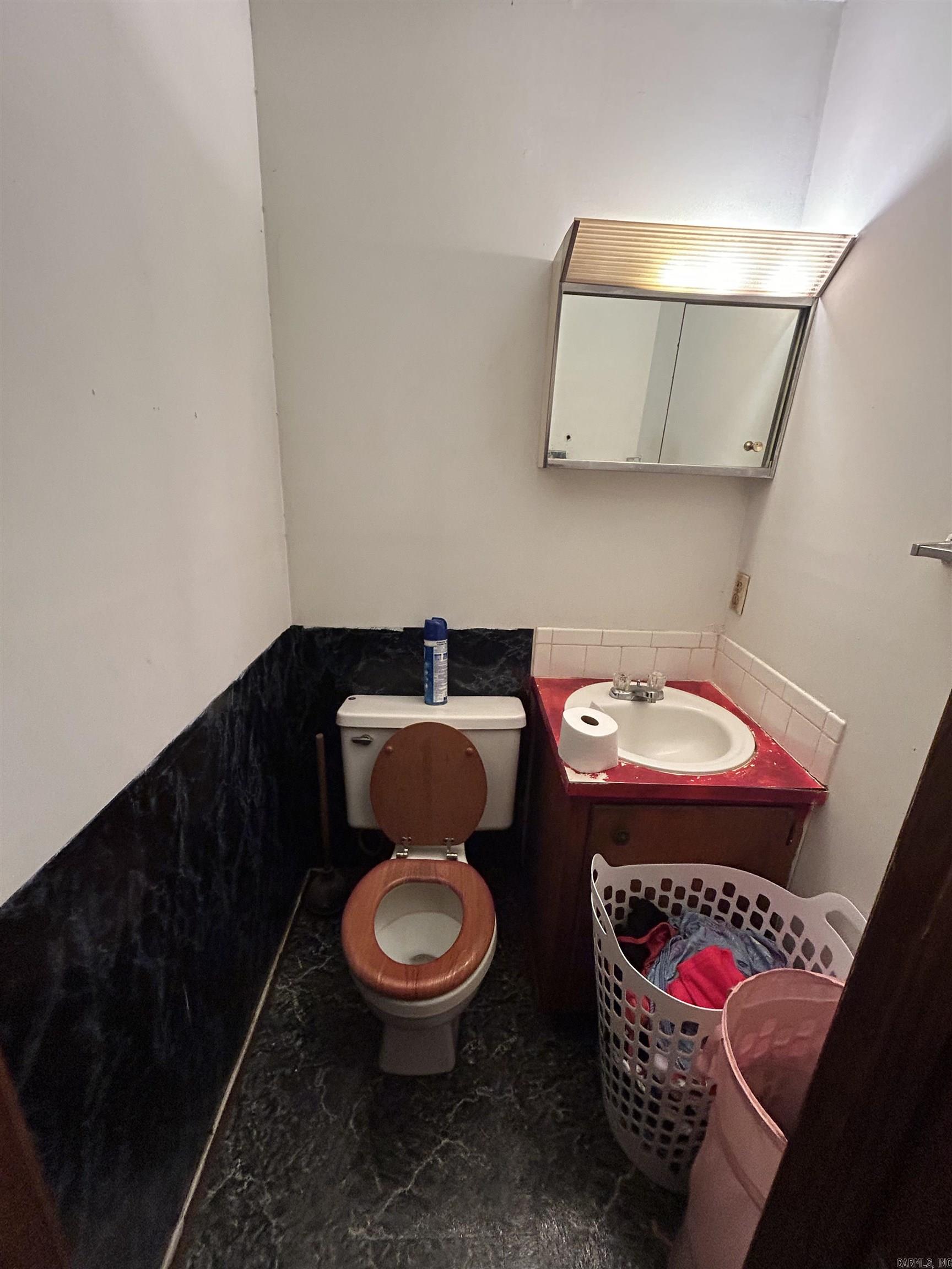 6 Hills Court Property Photo 23