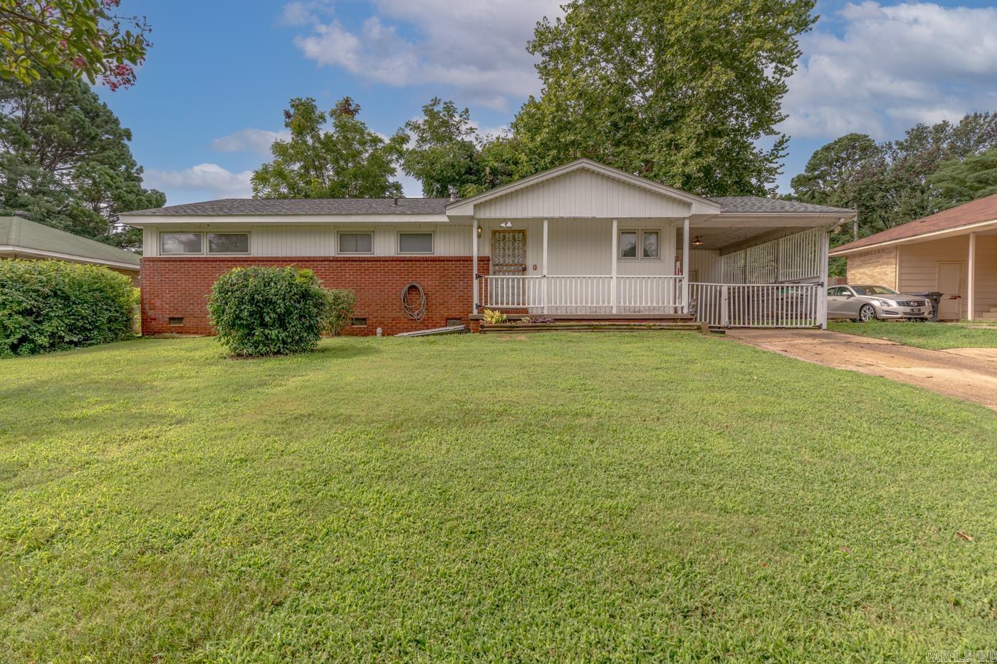 723 Valley Dr Property Photo 1