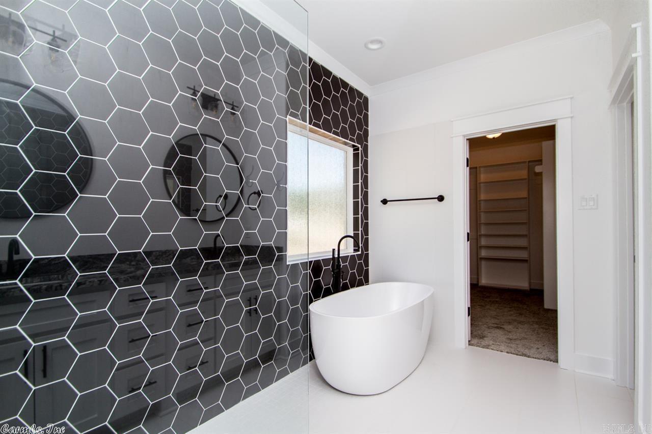 9649 Meadow Creek Drive Property Photo 8