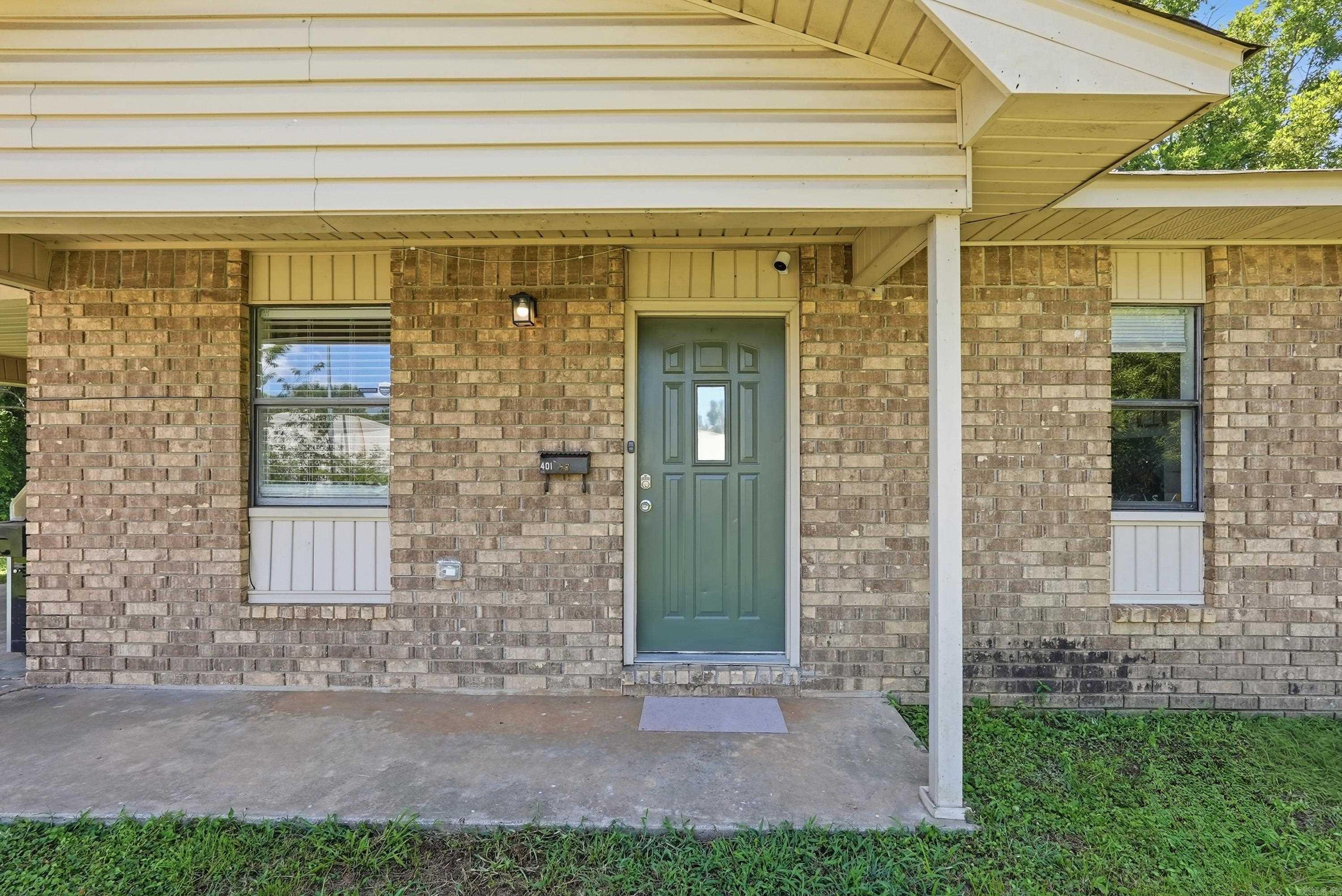 401 Durham Street Property Photo 3