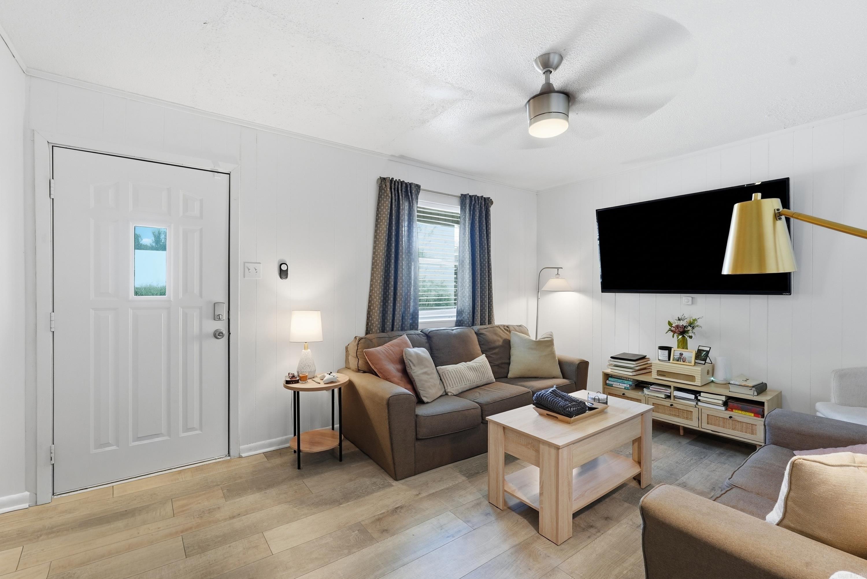 401 Durham Street Property Photo 6