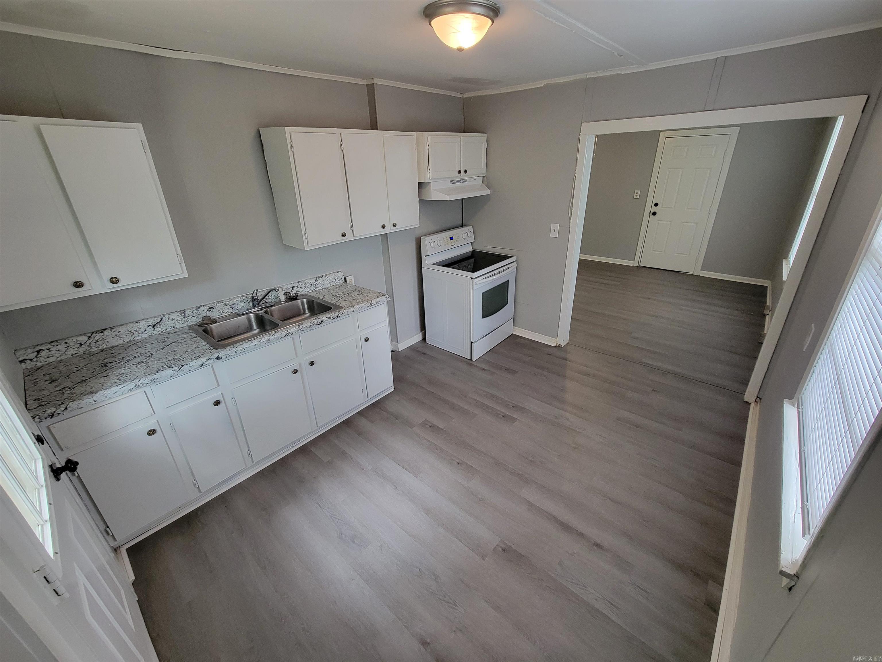 100 Wilson Street Property Photo 5