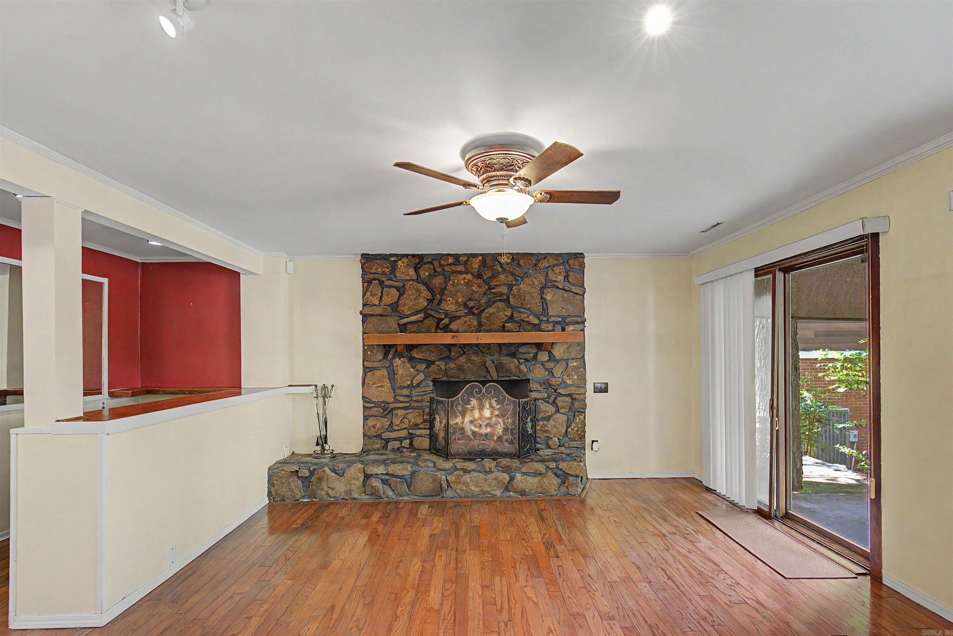 1926 Waterside Drive Property Photo 7