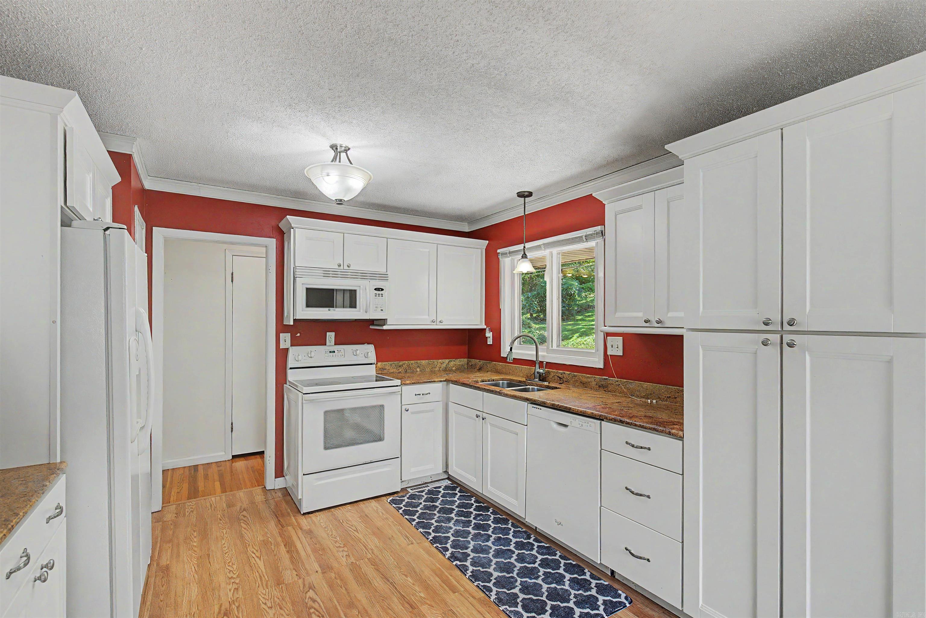 1926 Waterside Drive Property Photo 8