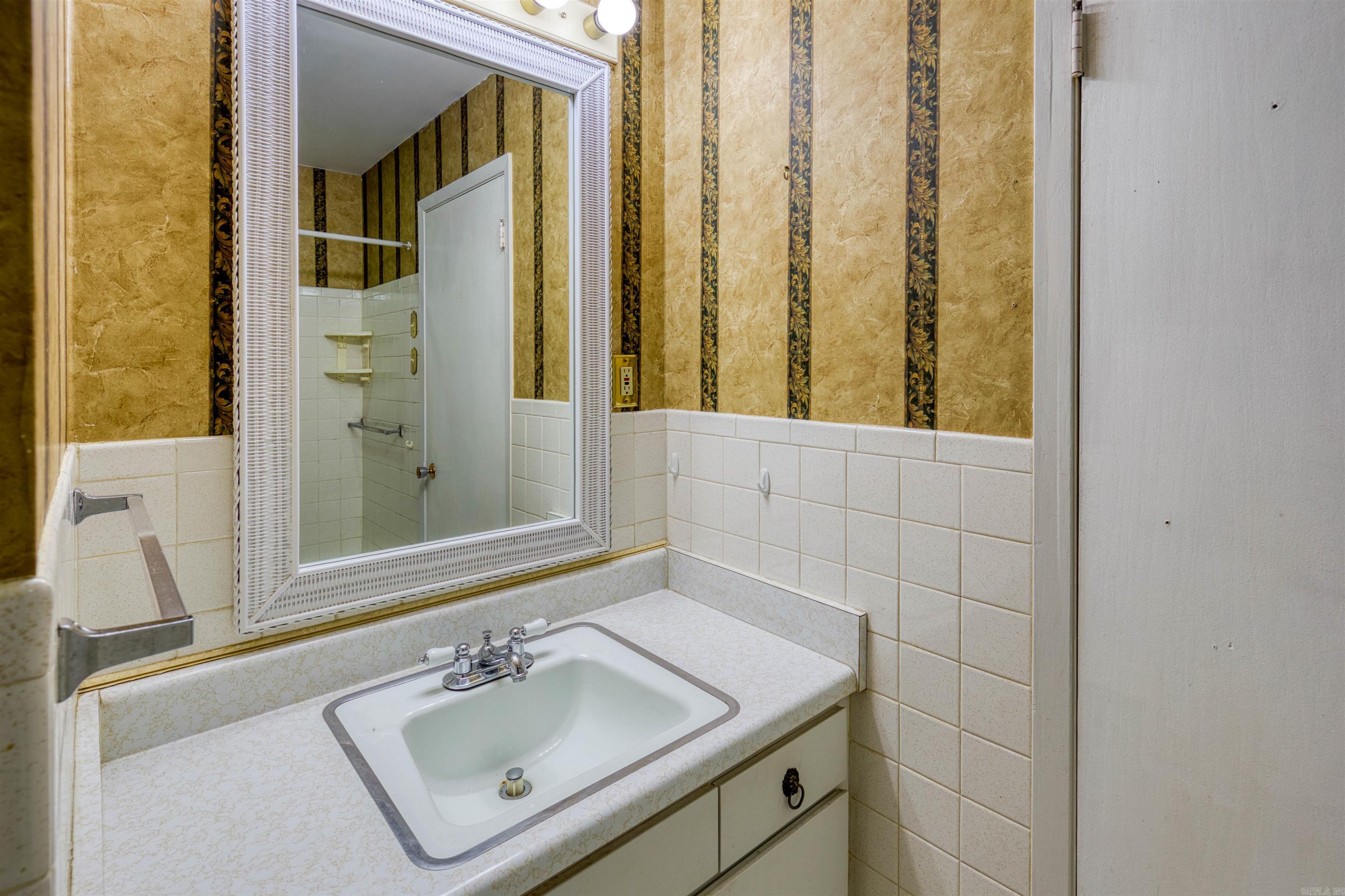1926 Waterside Drive Property Photo 34