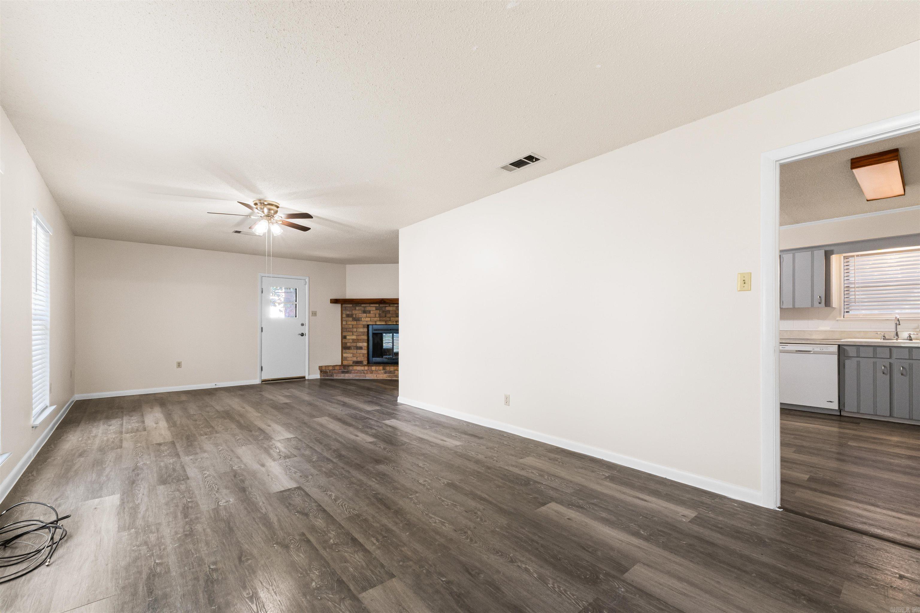 6404 Hopi Drive Property Photo 7