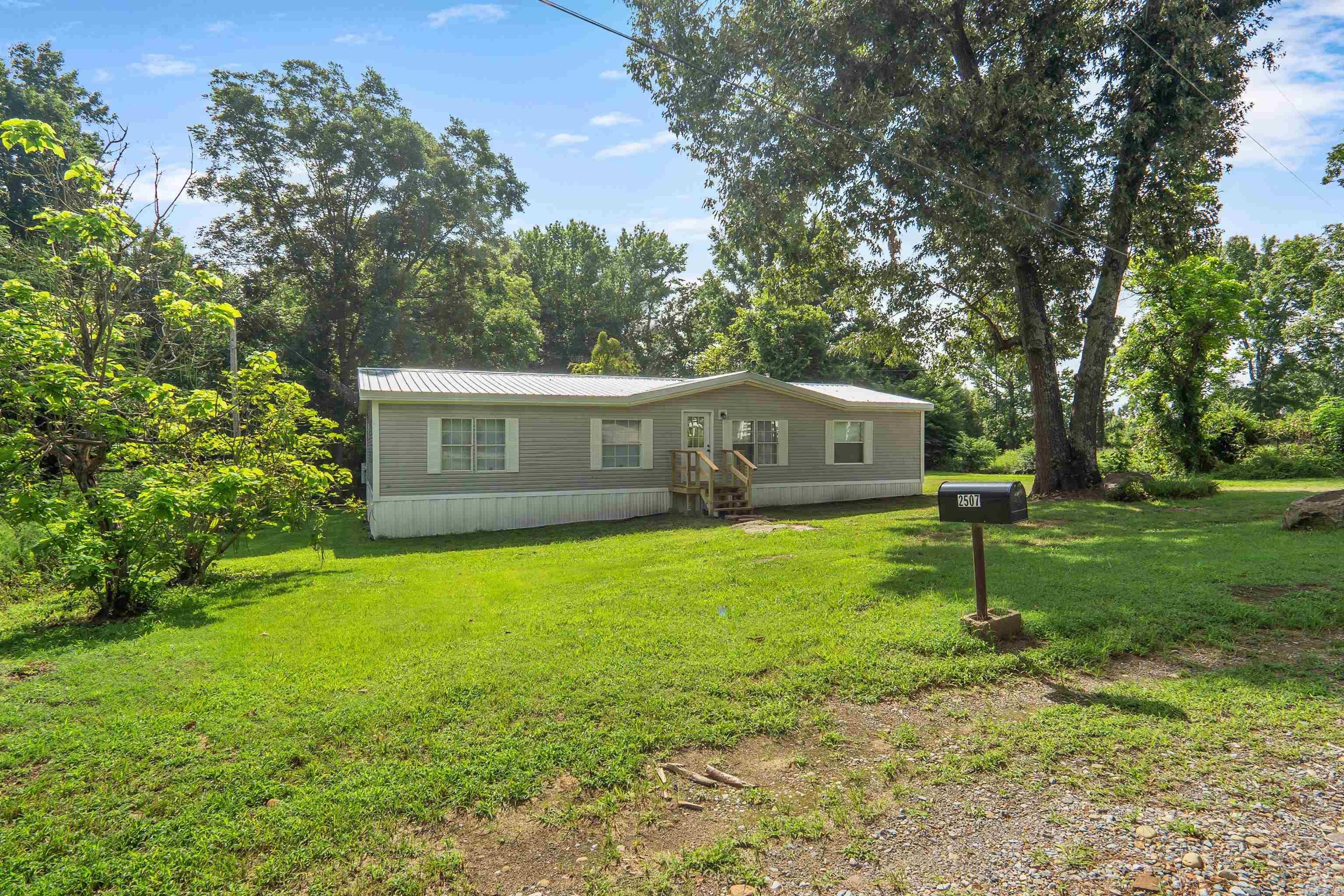 2507 Jackson 301 Property Photo 2