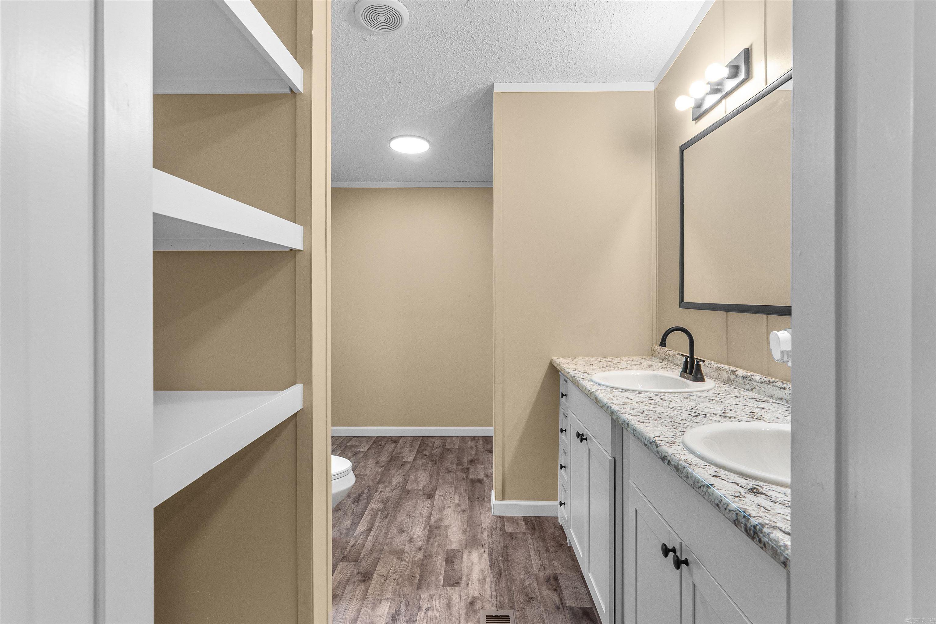 2507 Jackson 301 Property Photo 33