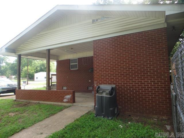 1009 W Pleasure Avenue Property Photo 6