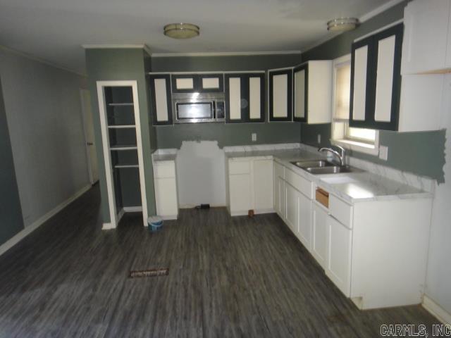 1009 W Pleasure Avenue Property Photo 10
