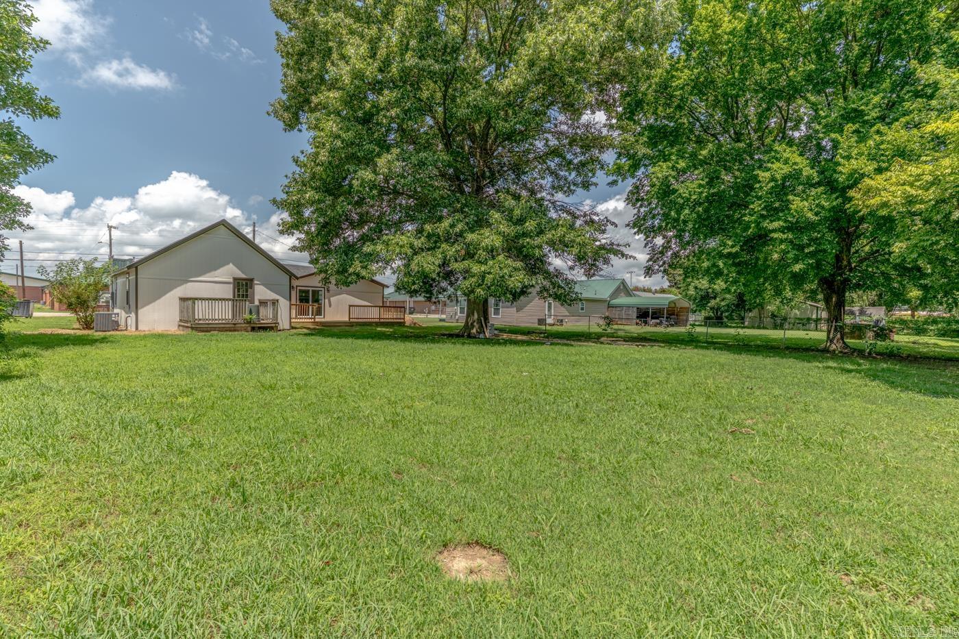 105 School Street Property Photo 28