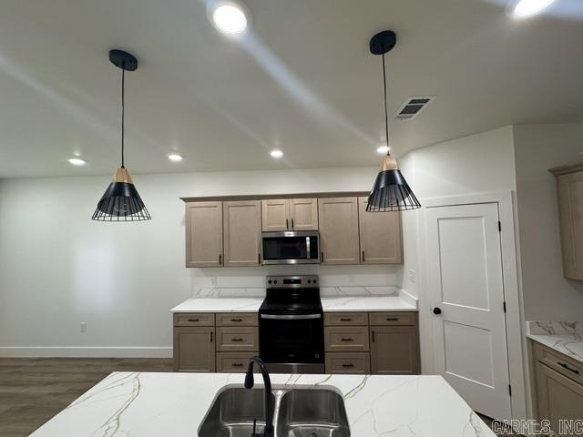 3105 Lynn Drive Property Photo 4