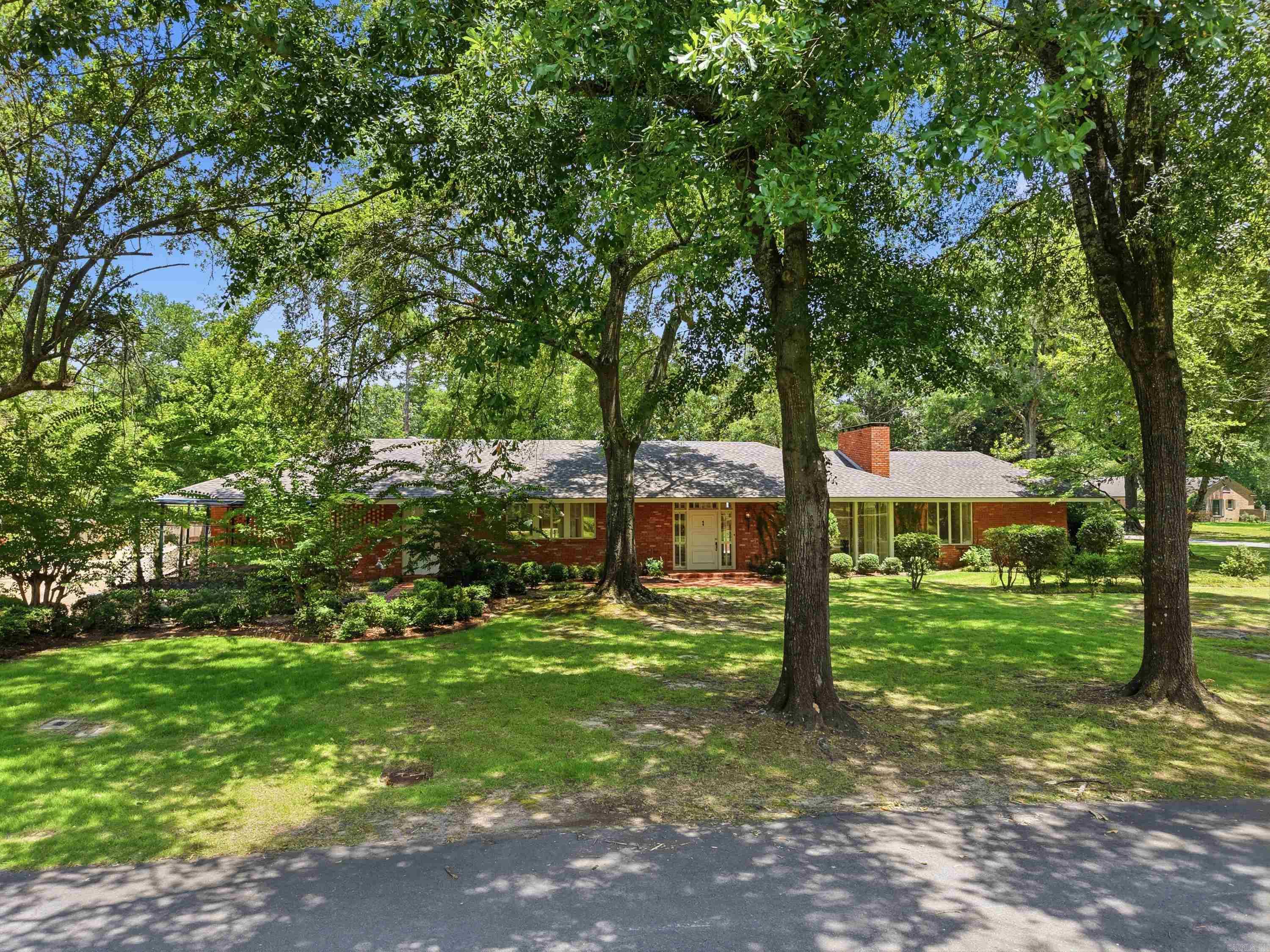 31 Longmeadow Property Photo 2