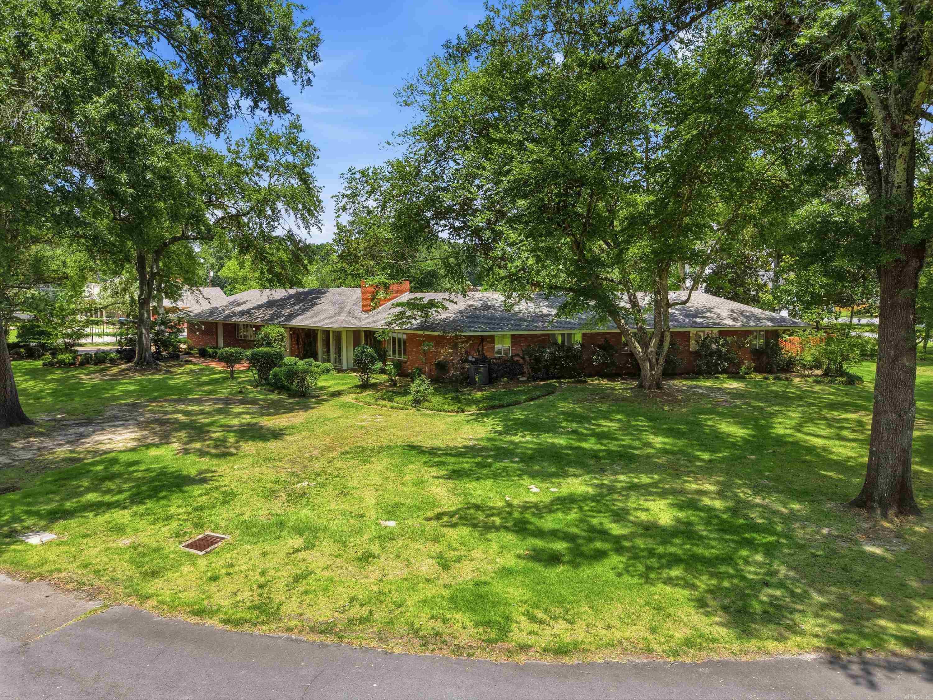 31 Longmeadow Property Photo 9