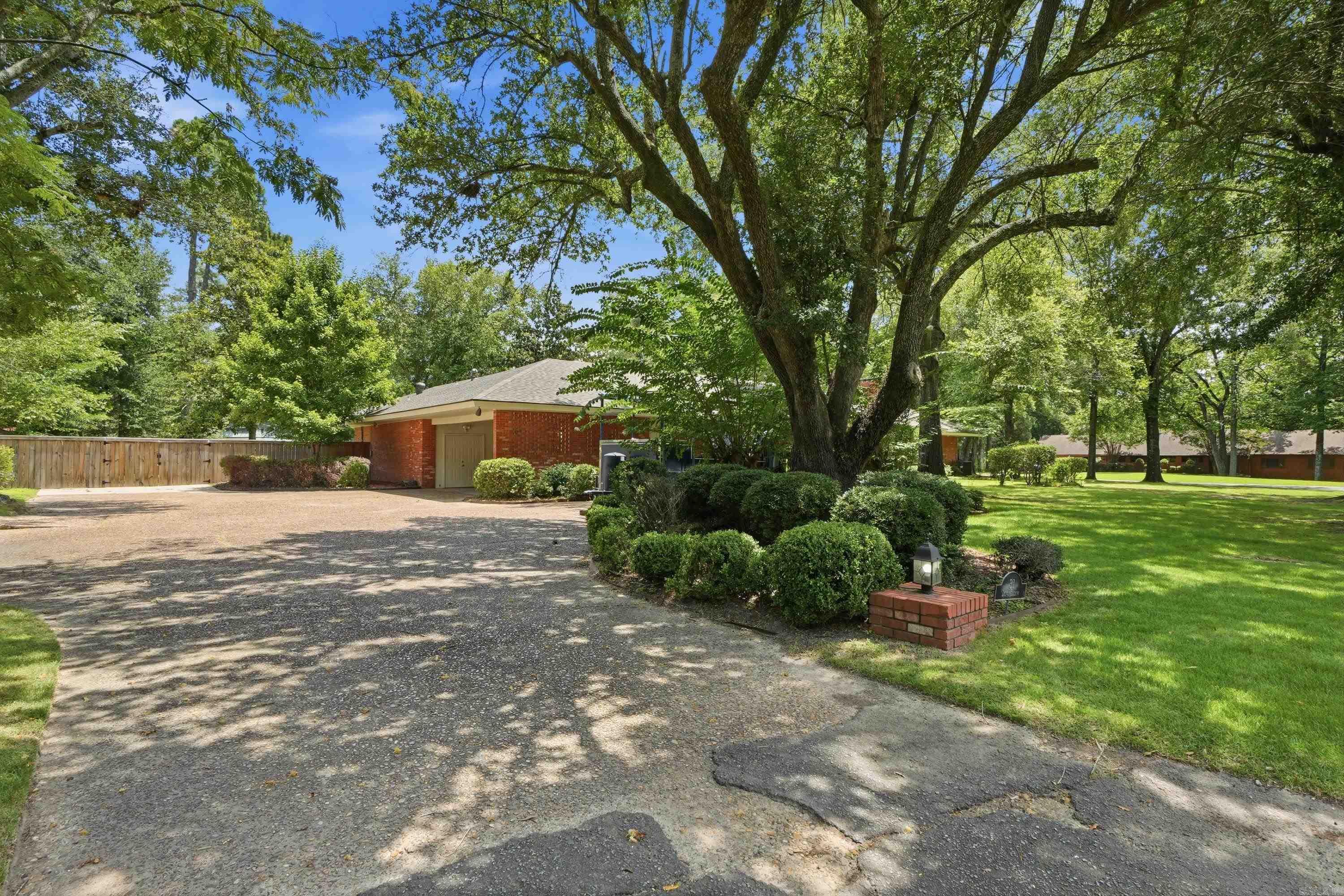 31 Longmeadow Property Photo 10