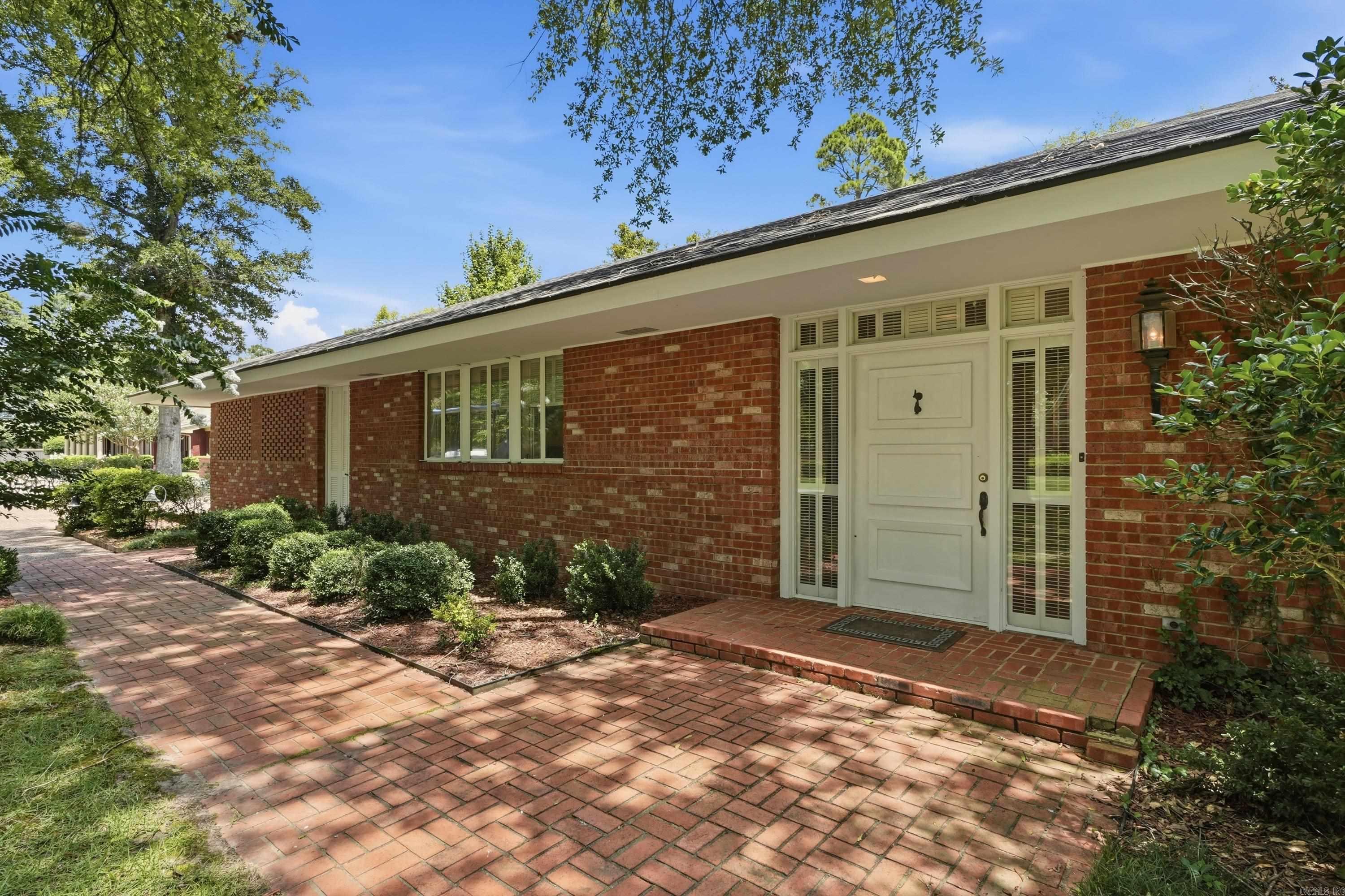 31 Longmeadow Property Photo 14