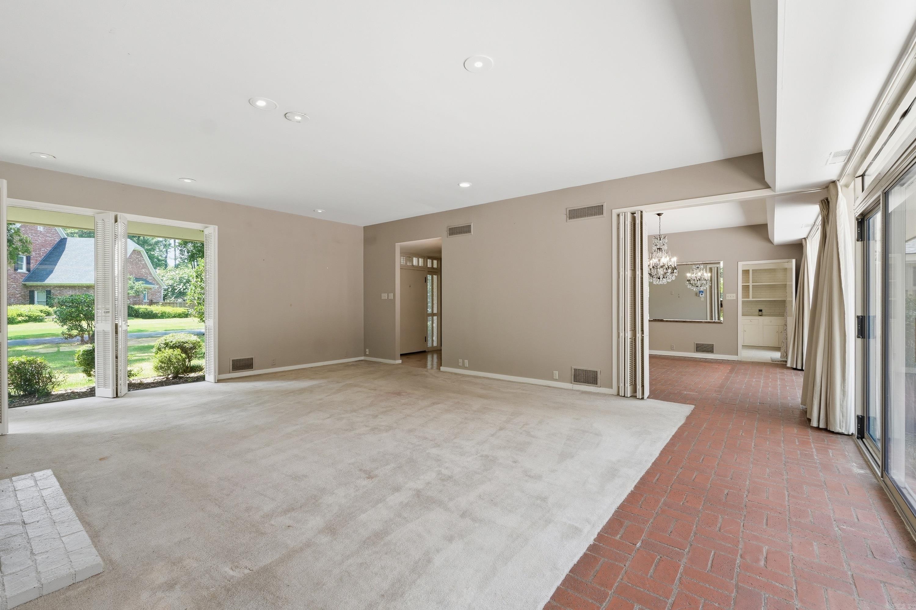 31 Longmeadow Property Photo 18