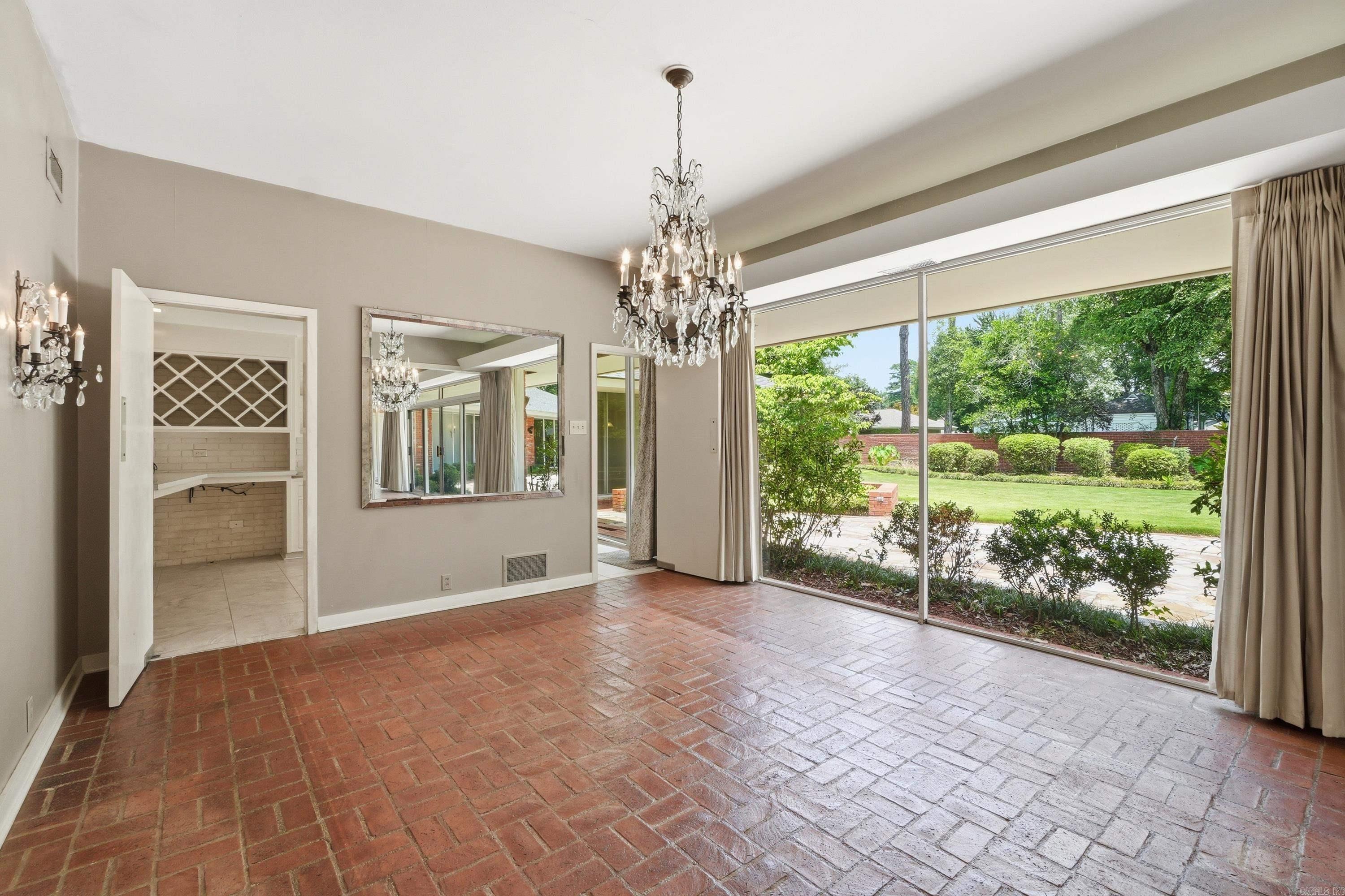 31 Longmeadow Property Photo 20