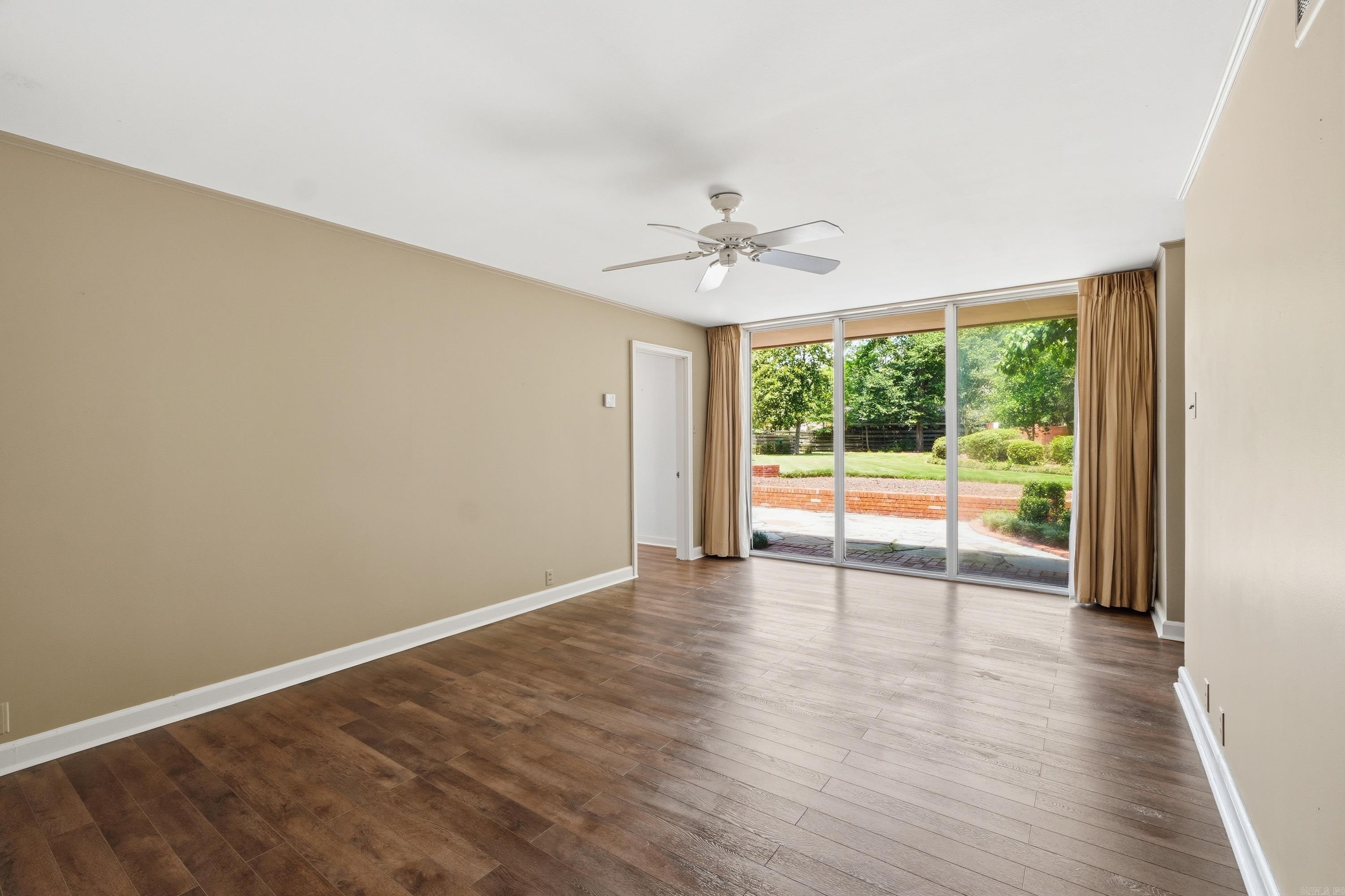 31 Longmeadow Property Photo 32