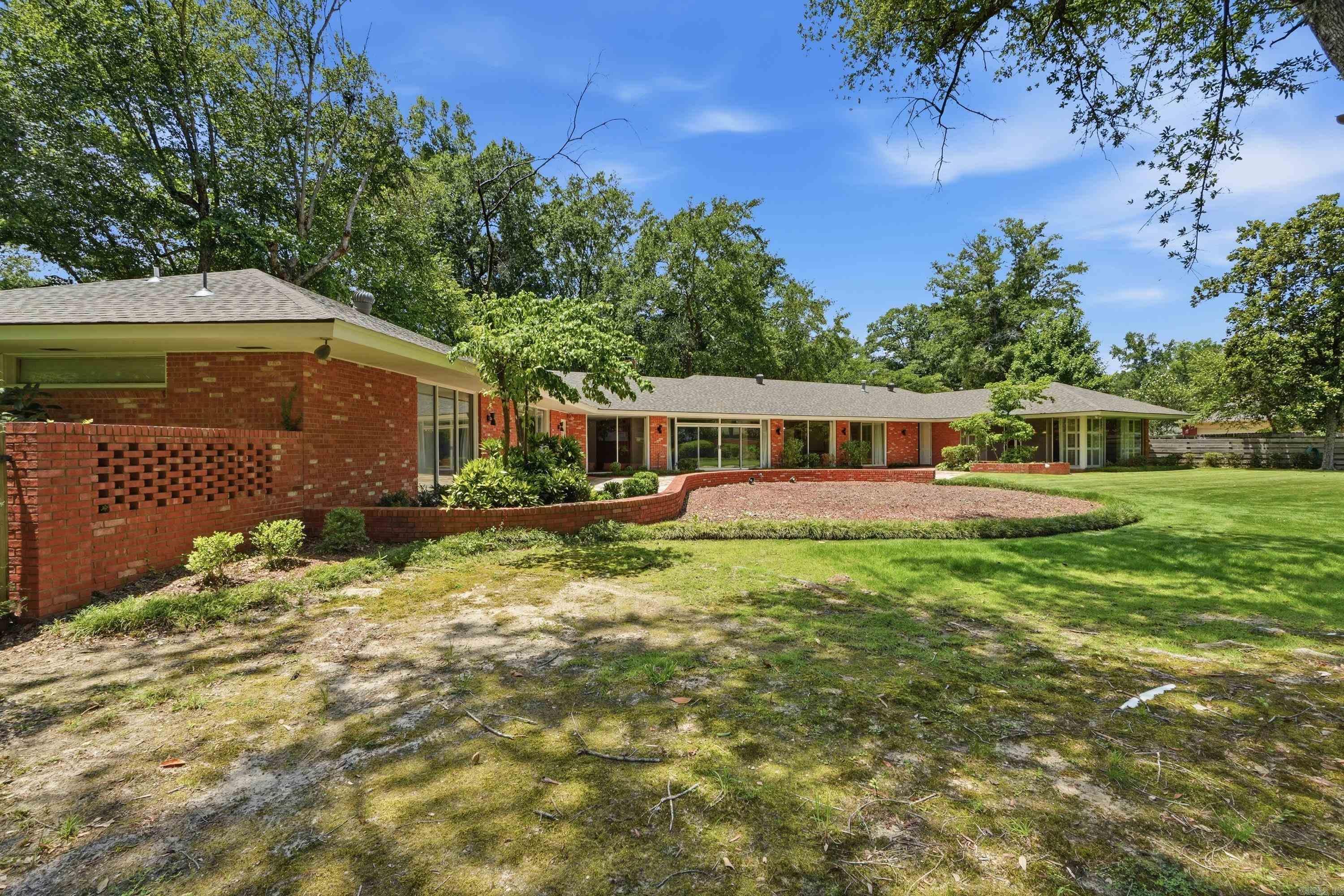 31 Longmeadow Property Photo 41