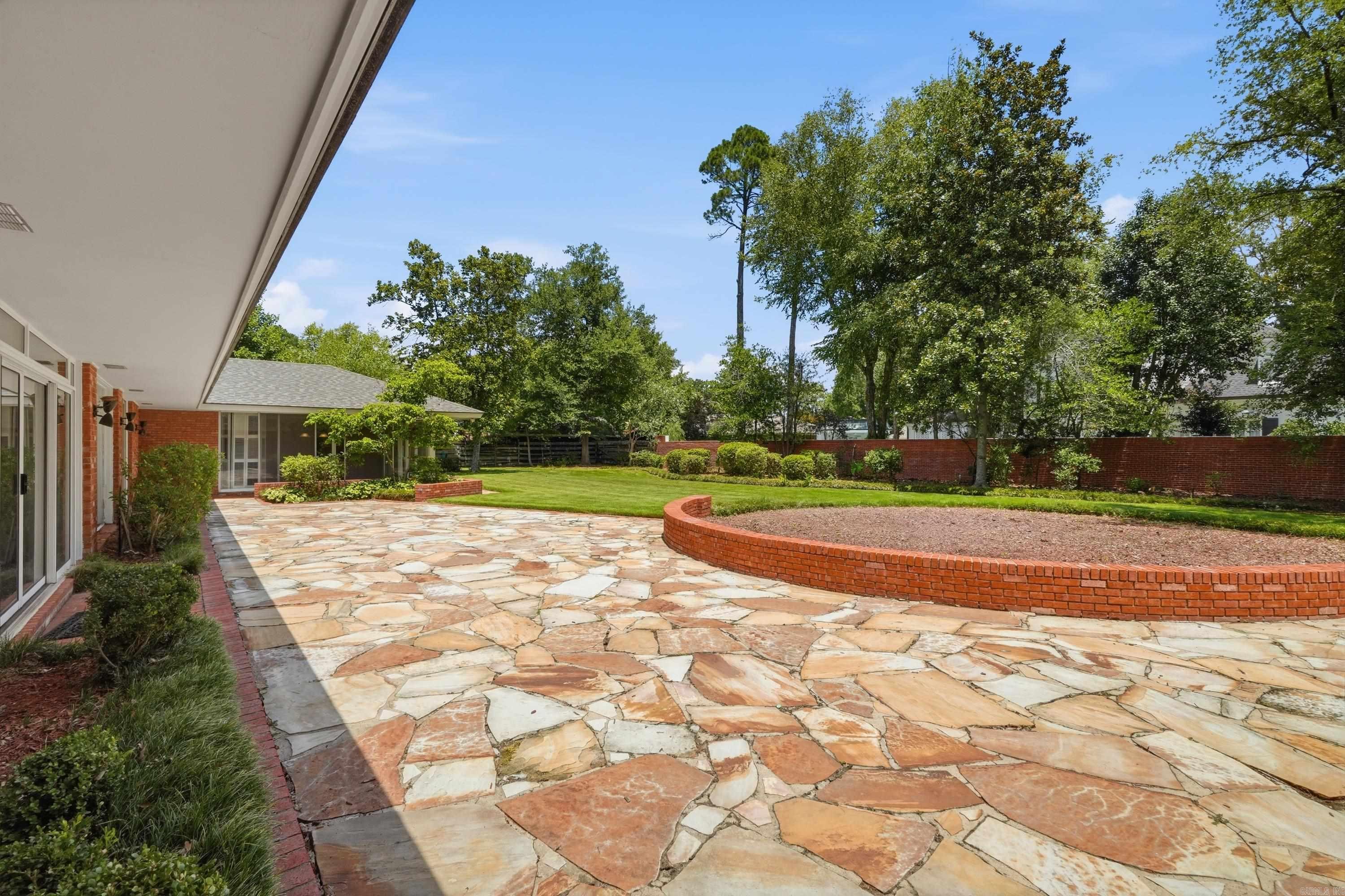31 Longmeadow Property Photo 42
