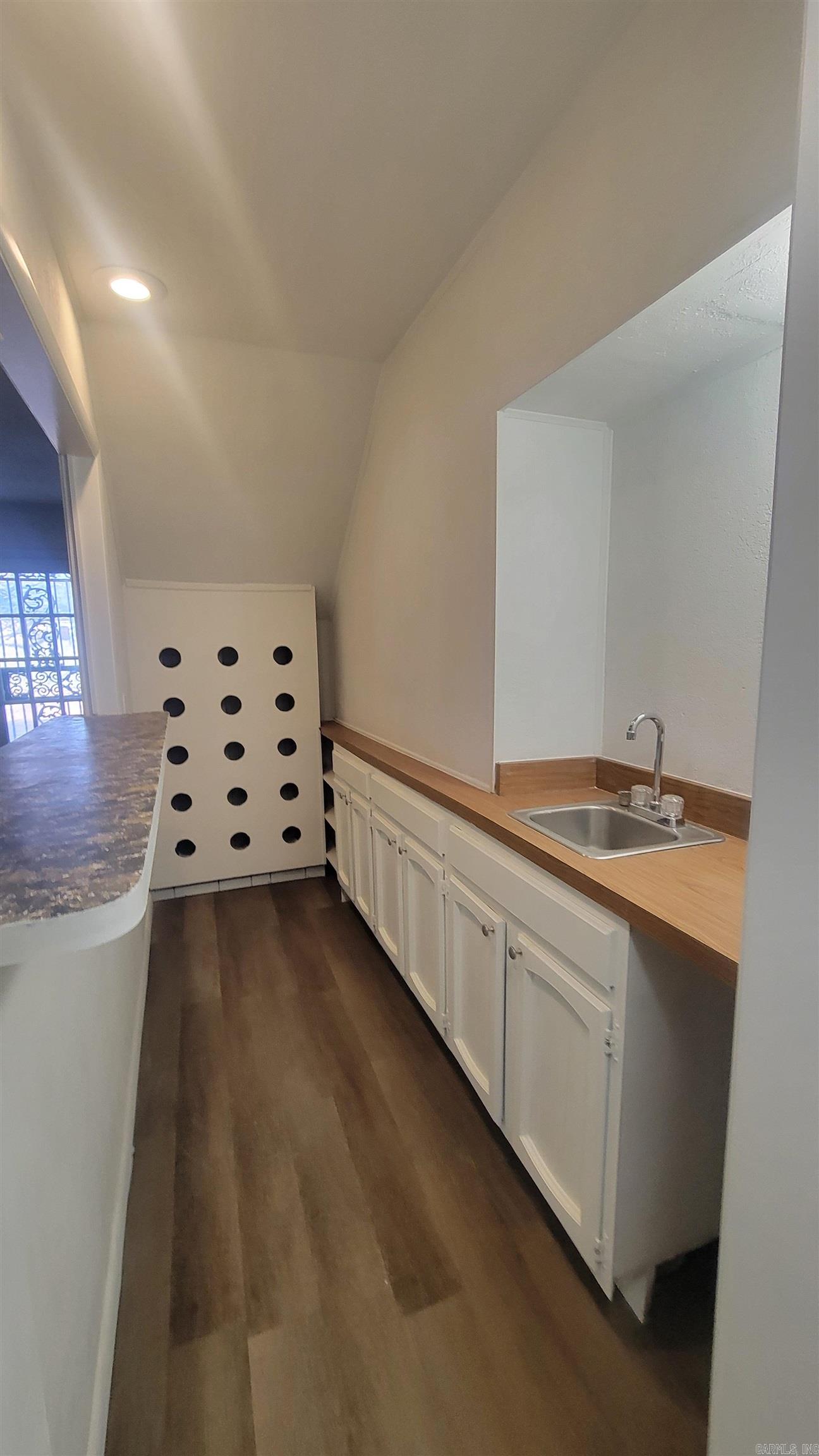 609 Liberty Property Photo 6