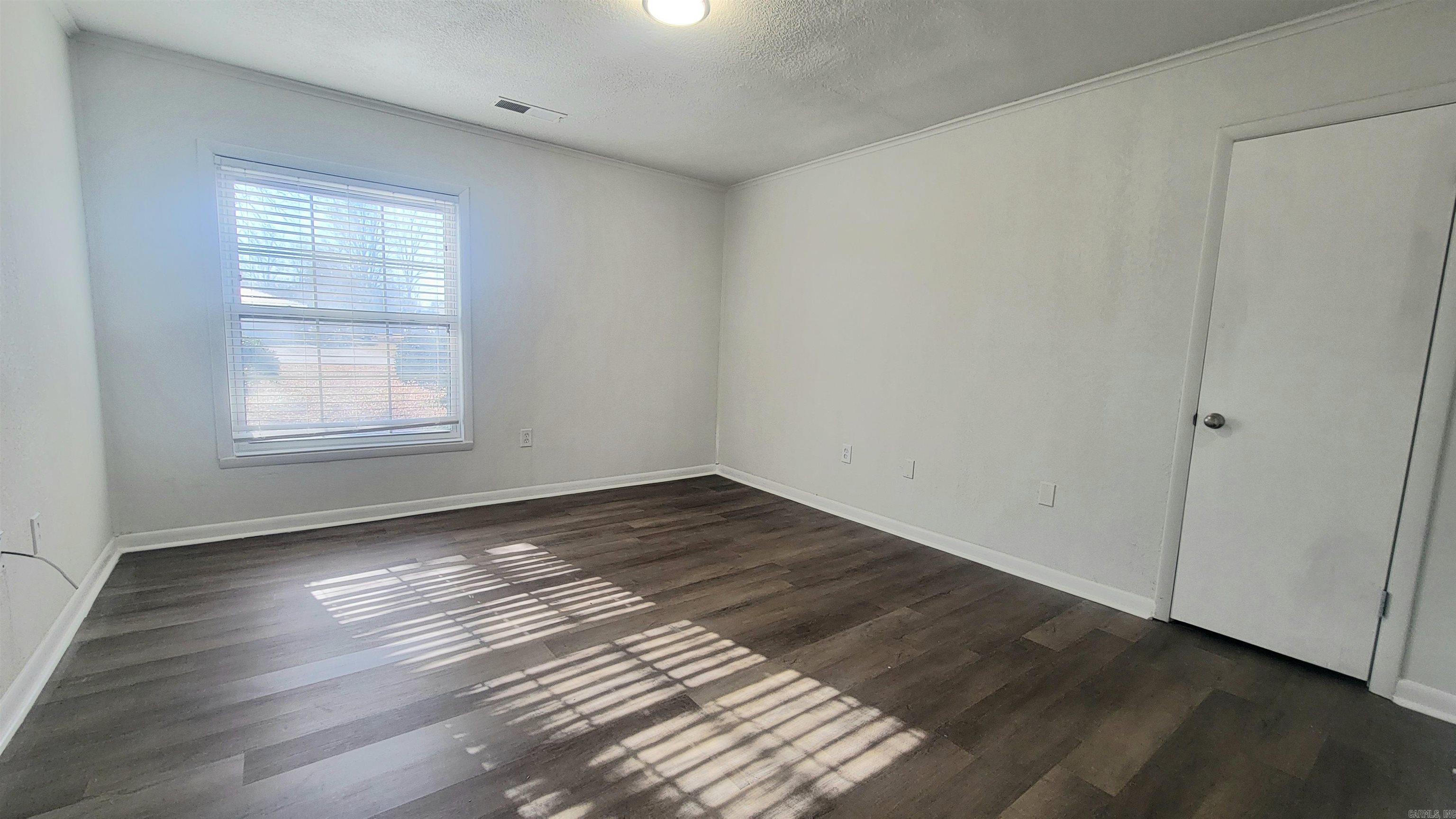 609 Liberty Property Photo 8