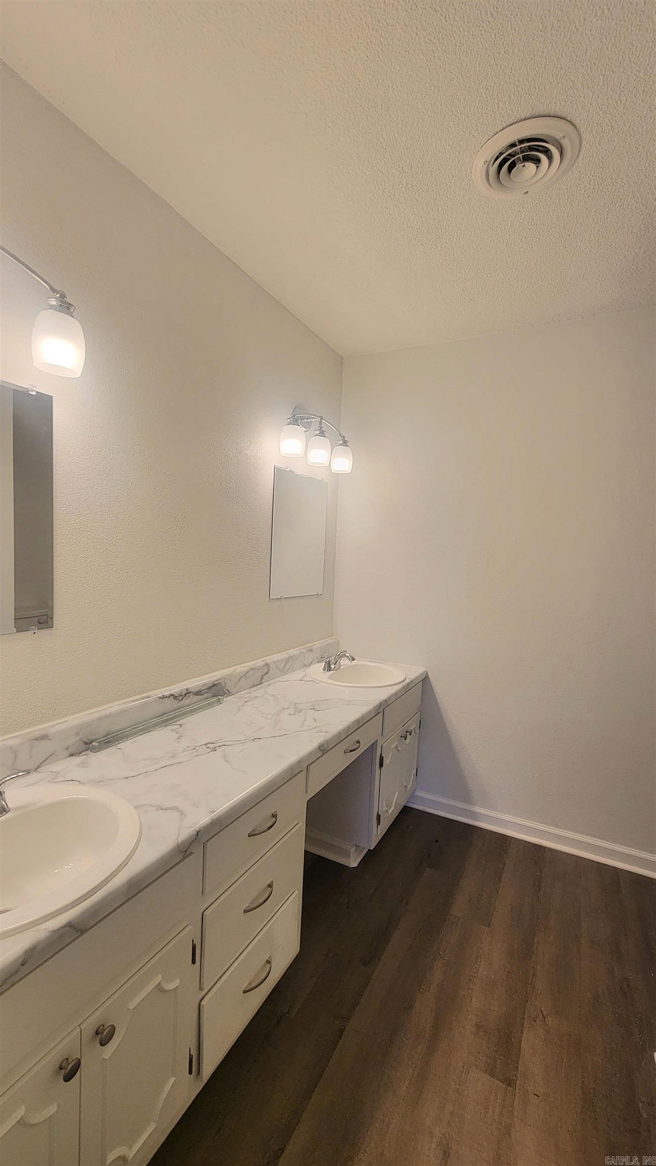 609 Liberty Property Photo 9