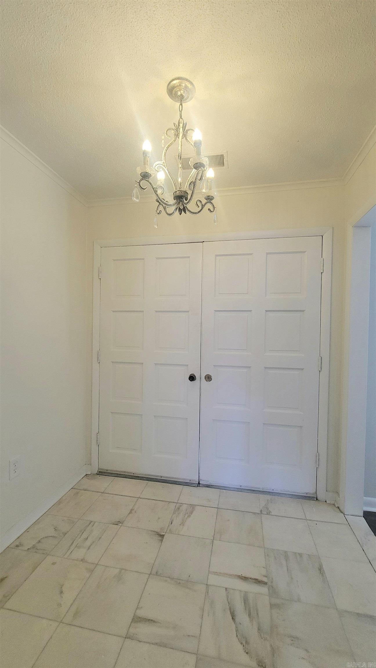 609 Liberty Property Photo 12