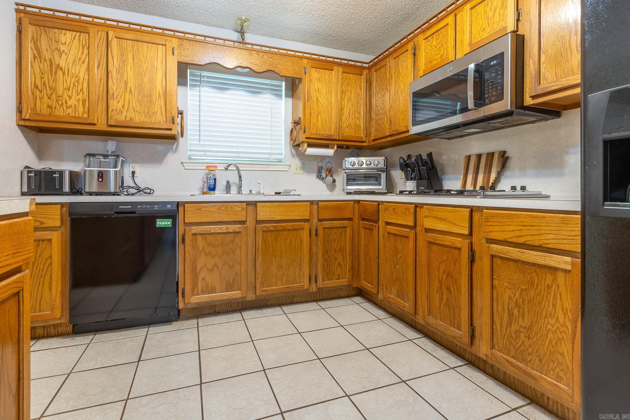 14 Hilltop Lane Property Photo 15