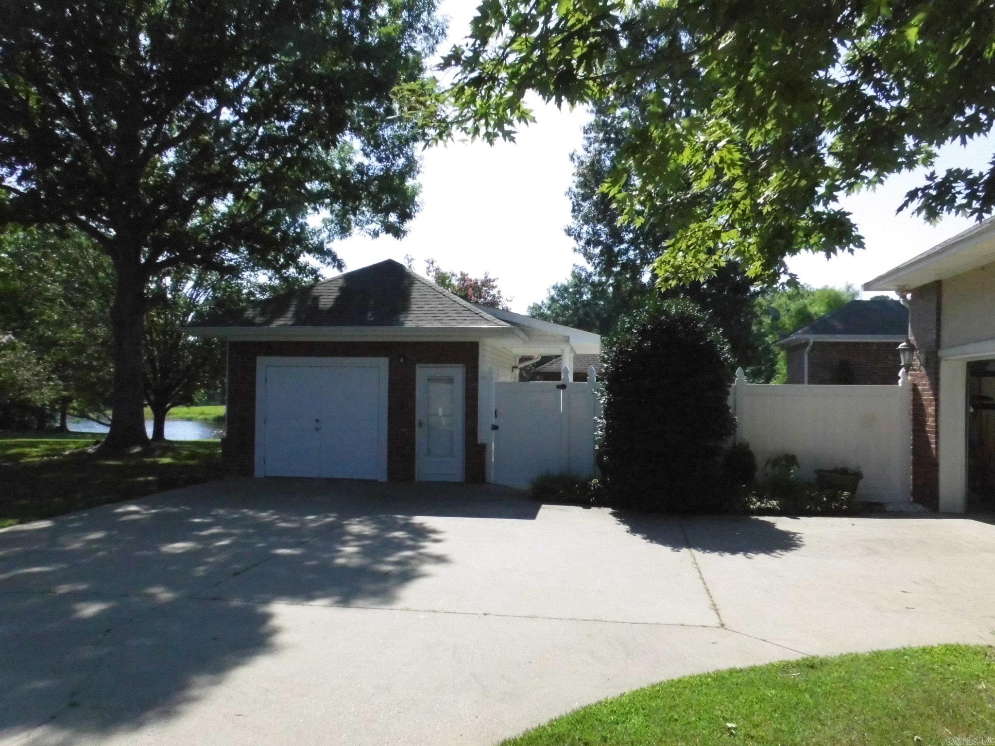 21548 Wild Cherry Lane Property Photo 5