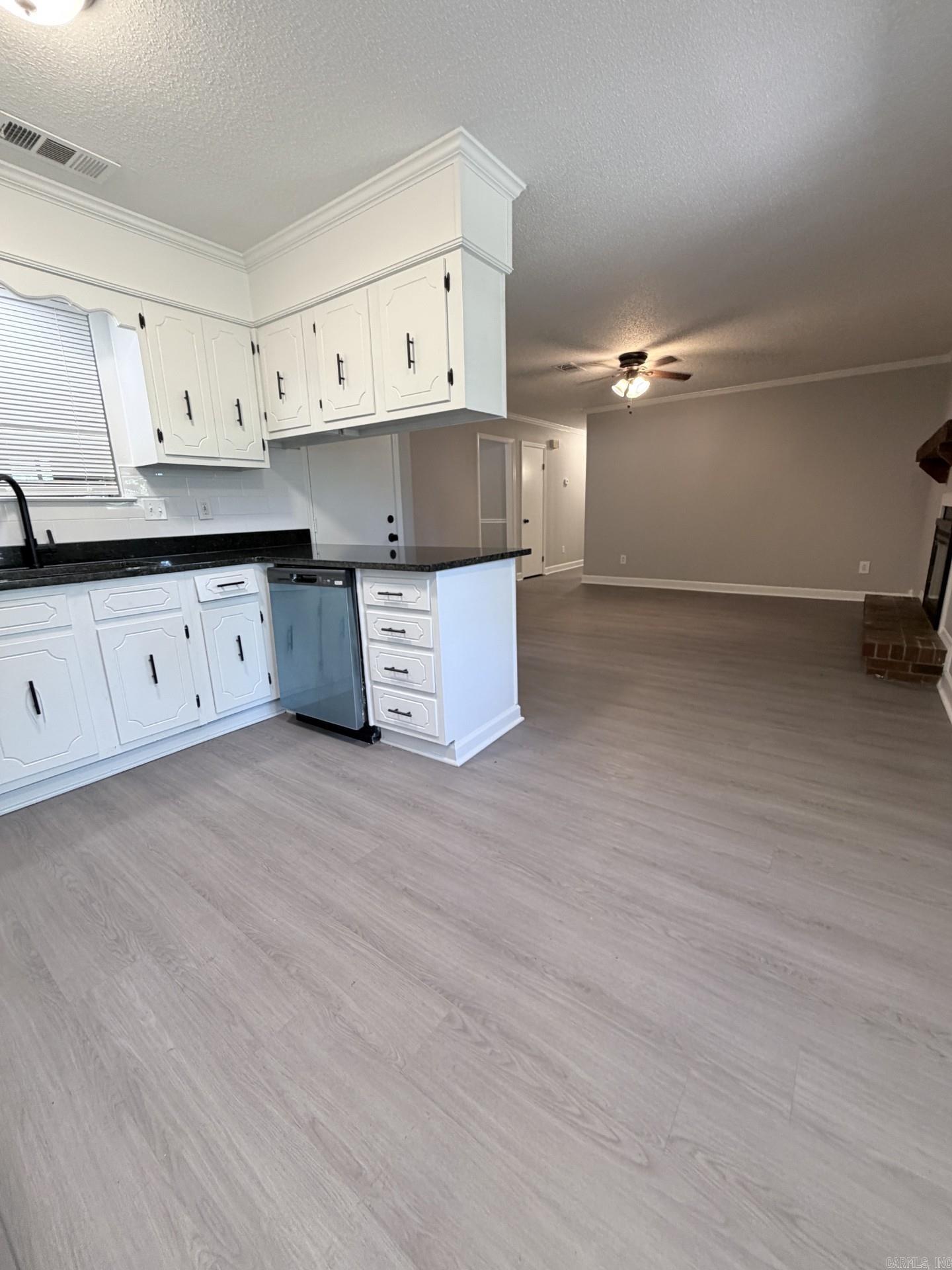 5904 Valerie Drive Property Photo 9
