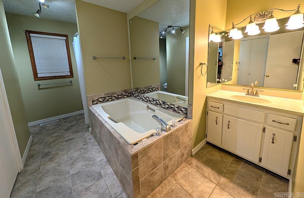 208 Mc 6087 Property Photo 8